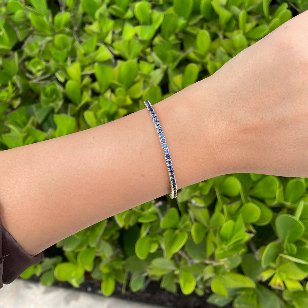 Jay Feder 14k Yellow Gold Blue Sapphire Stretch Tennis Bangle Bracelet