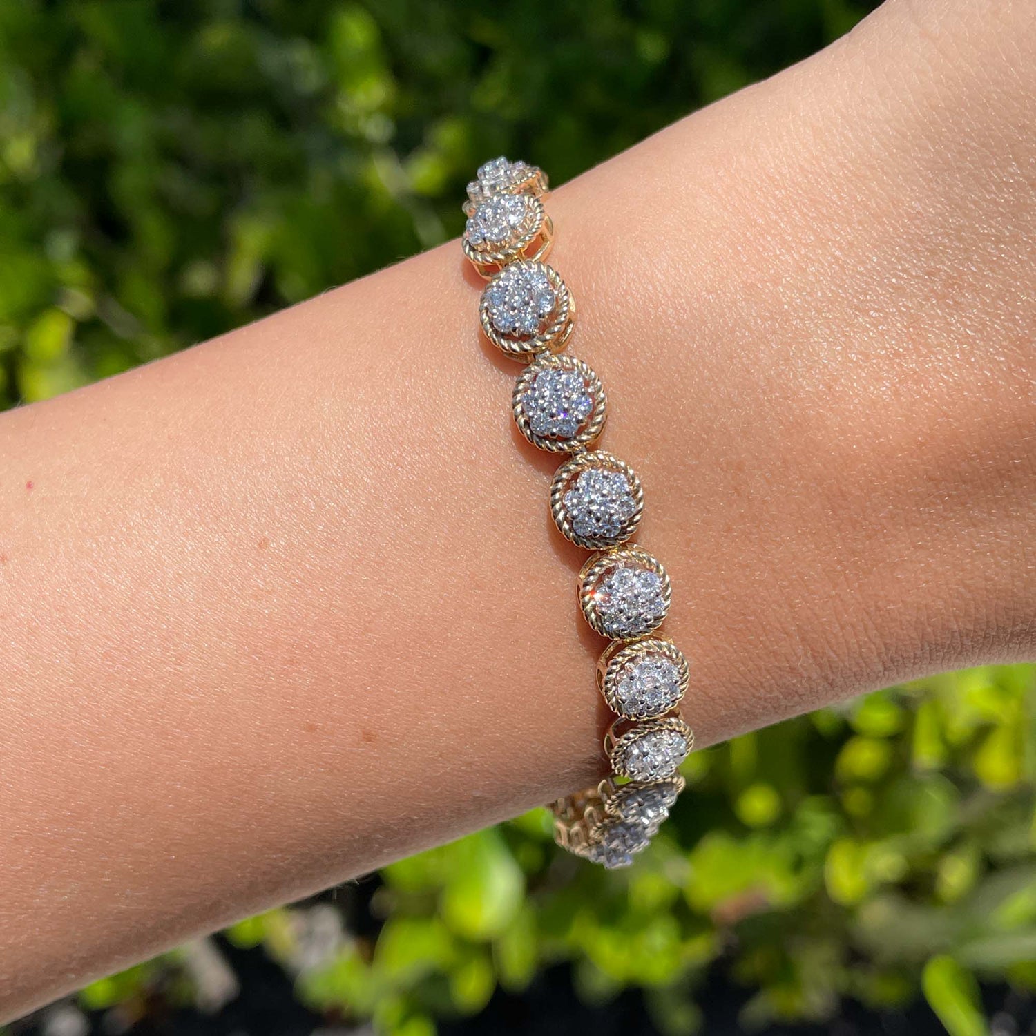 Jay Feder 14k Yellow Gold Round Diamond Cluster Tennis Bracelet