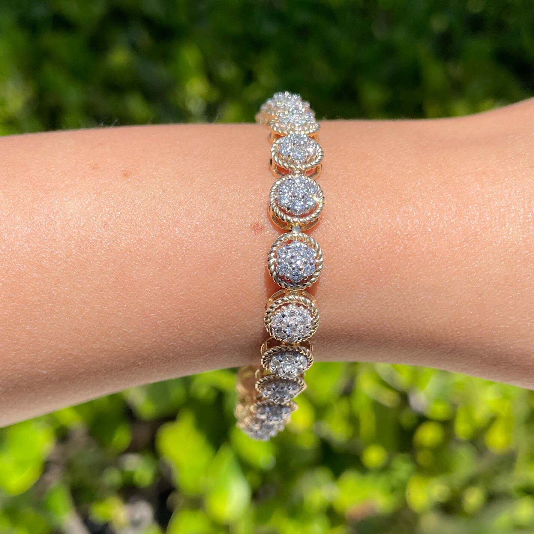 Jay Feder 14k Yellow Gold Round Diamond Cluster Tennis Bracelet