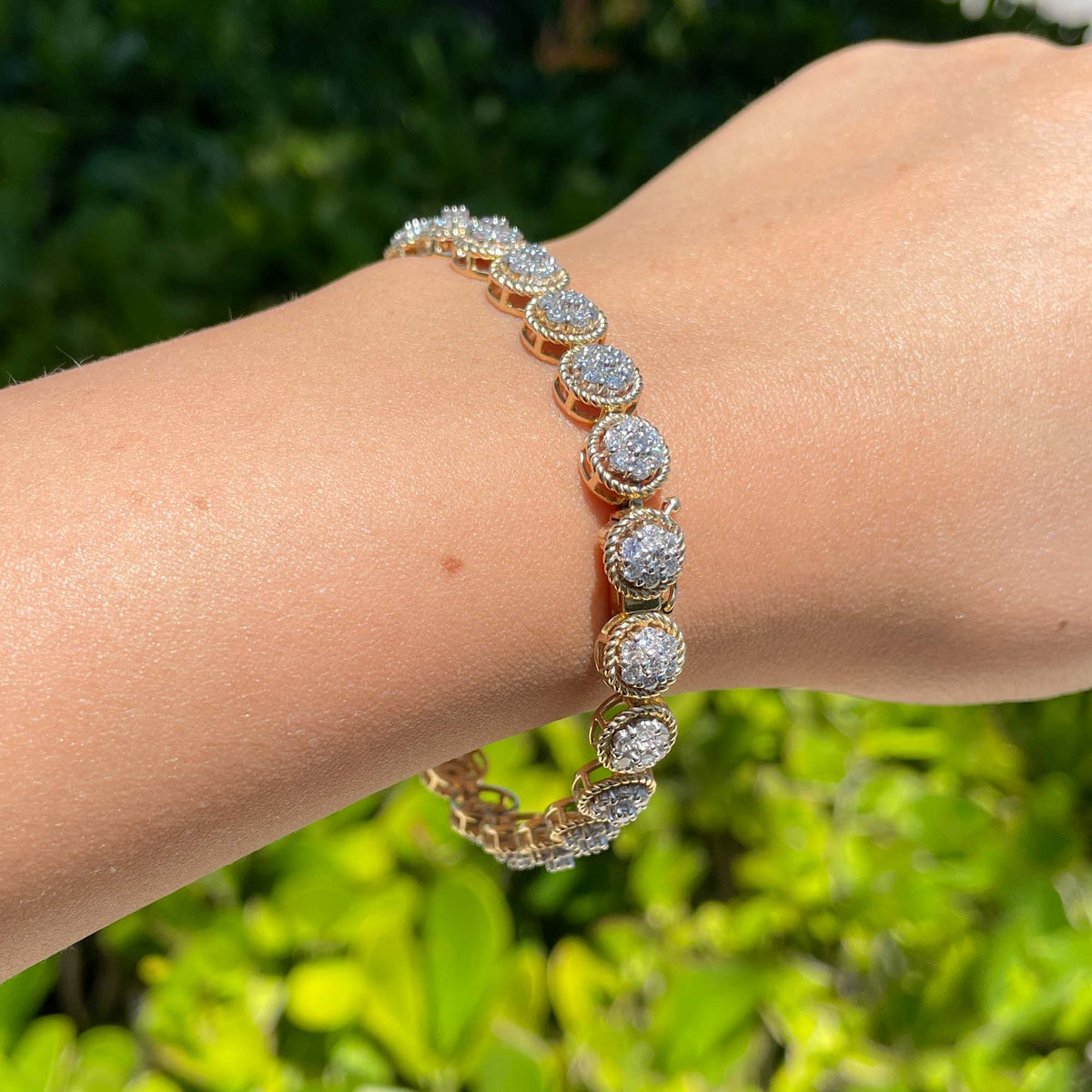 Jay Feder 14k Yellow Gold Round Diamond Cluster Tennis Bracelet