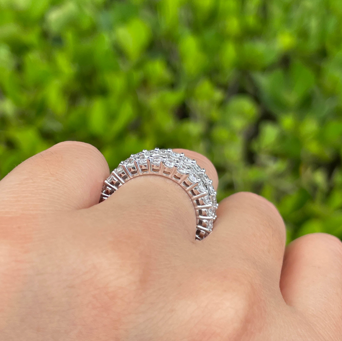 JAY FEDER 18K WHITE GOLD ROUND AND BAGUETTE DIAMOND ETERNITY BAND RING