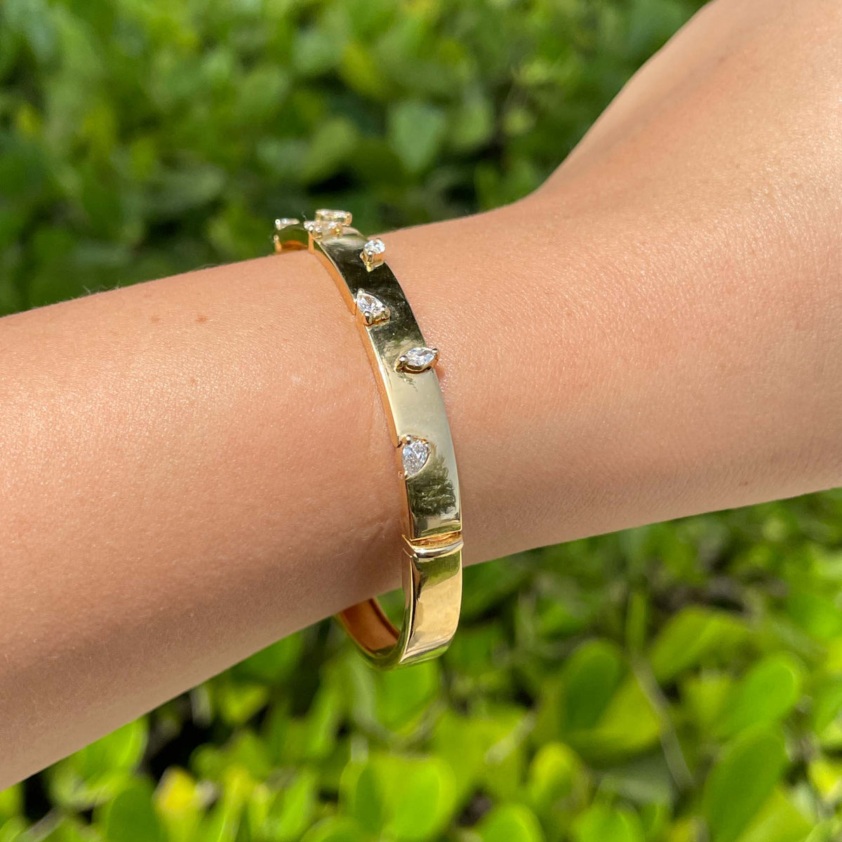 Jay Feder 18k Yellow Gold Diamond Bangle Bracelet