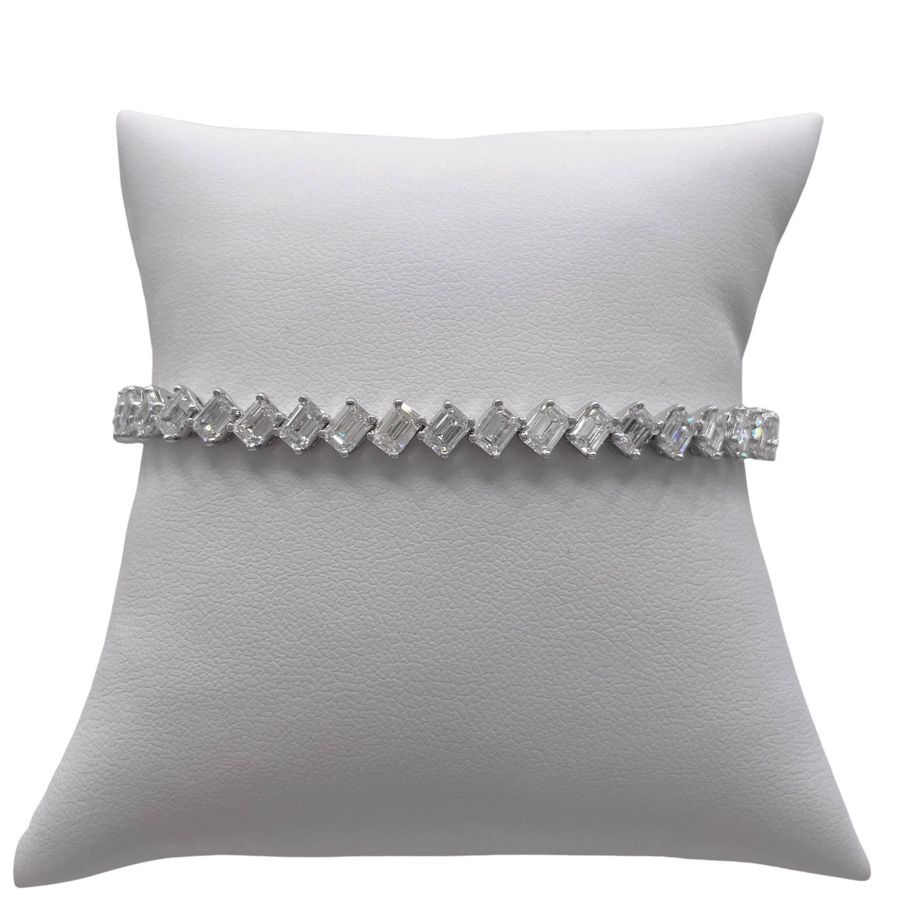 JAY FEDER 18K WHITE GOLD DIAMOND SLANTED TENNIS BRACELET