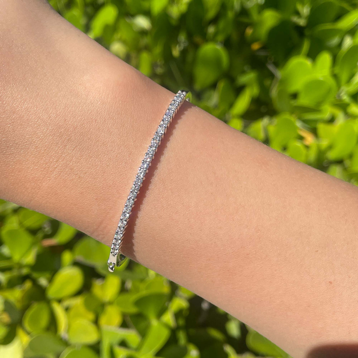 Jay Feder 14k White Gold Round Diamond Bangle Bracelet