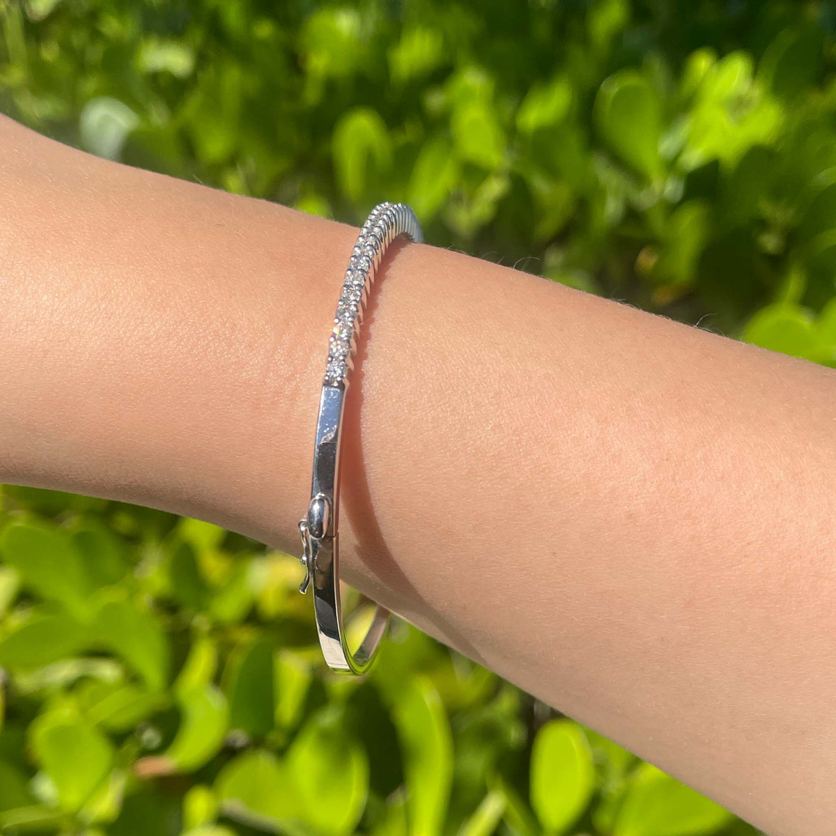 Jay Feder 14k White Gold Round Diamond Bangle Bracelet