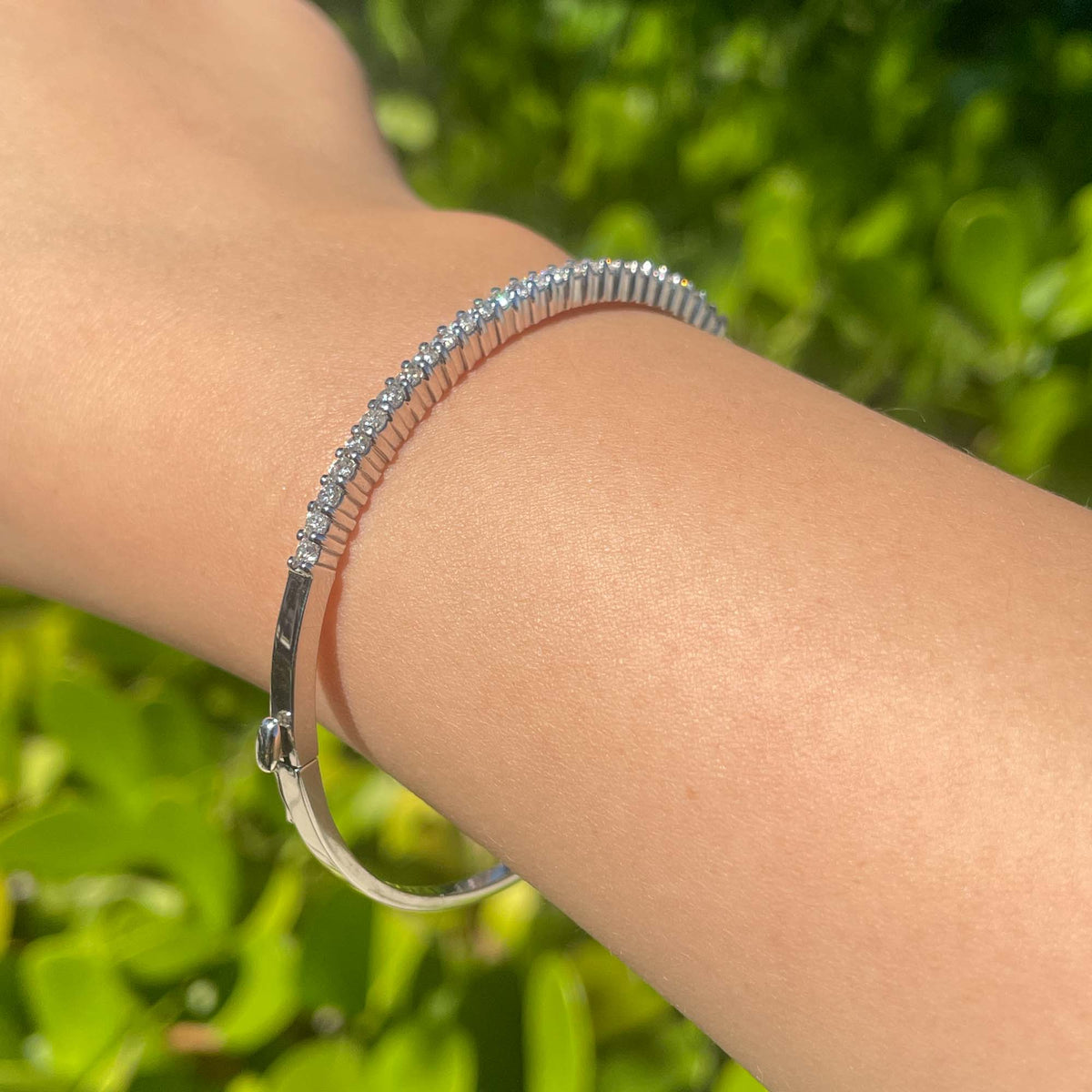 Jay Feder 14k White Gold Round Diamond Bangle Bracelet