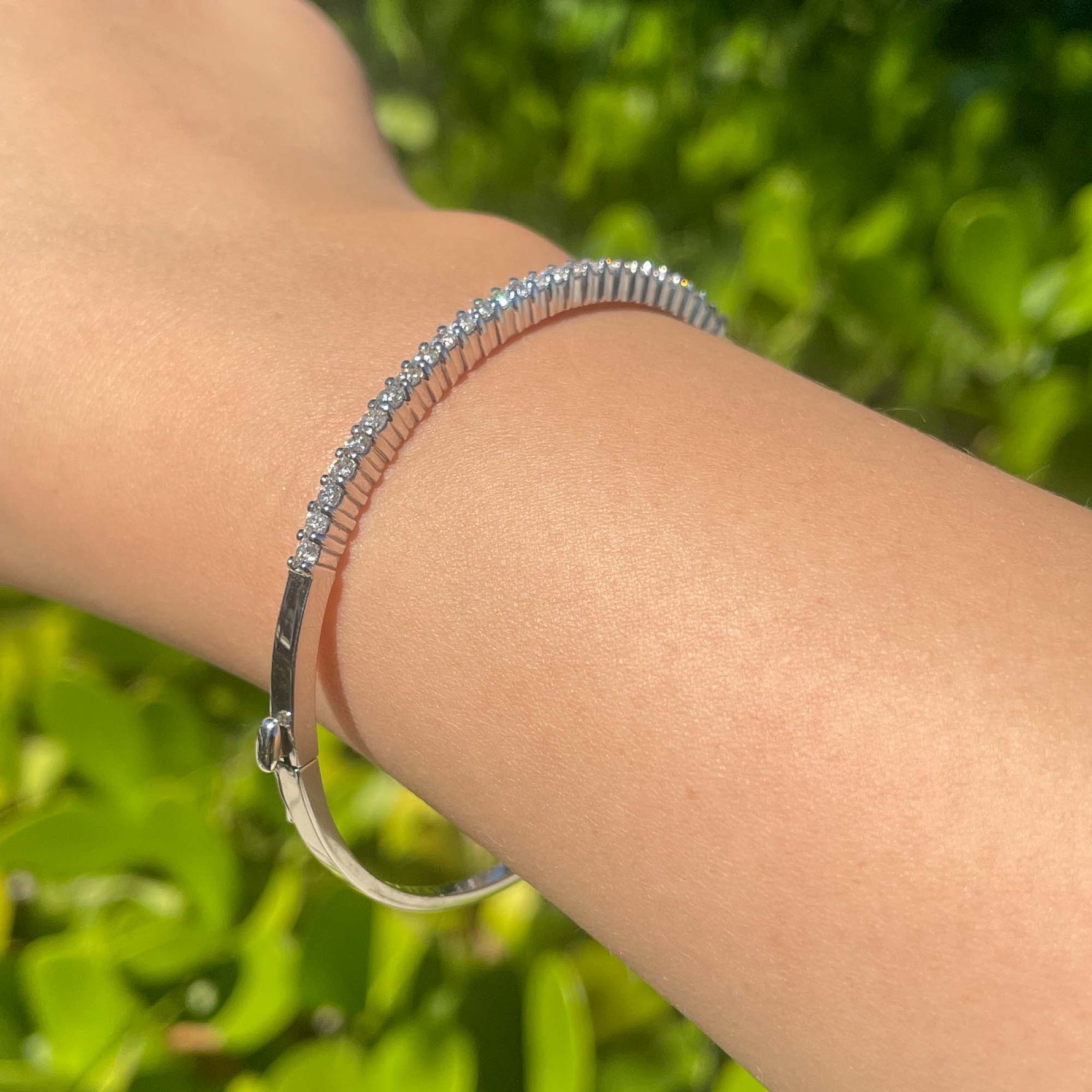 Jay Feder 14k White Gold Round Diamond Bangle Bracelet