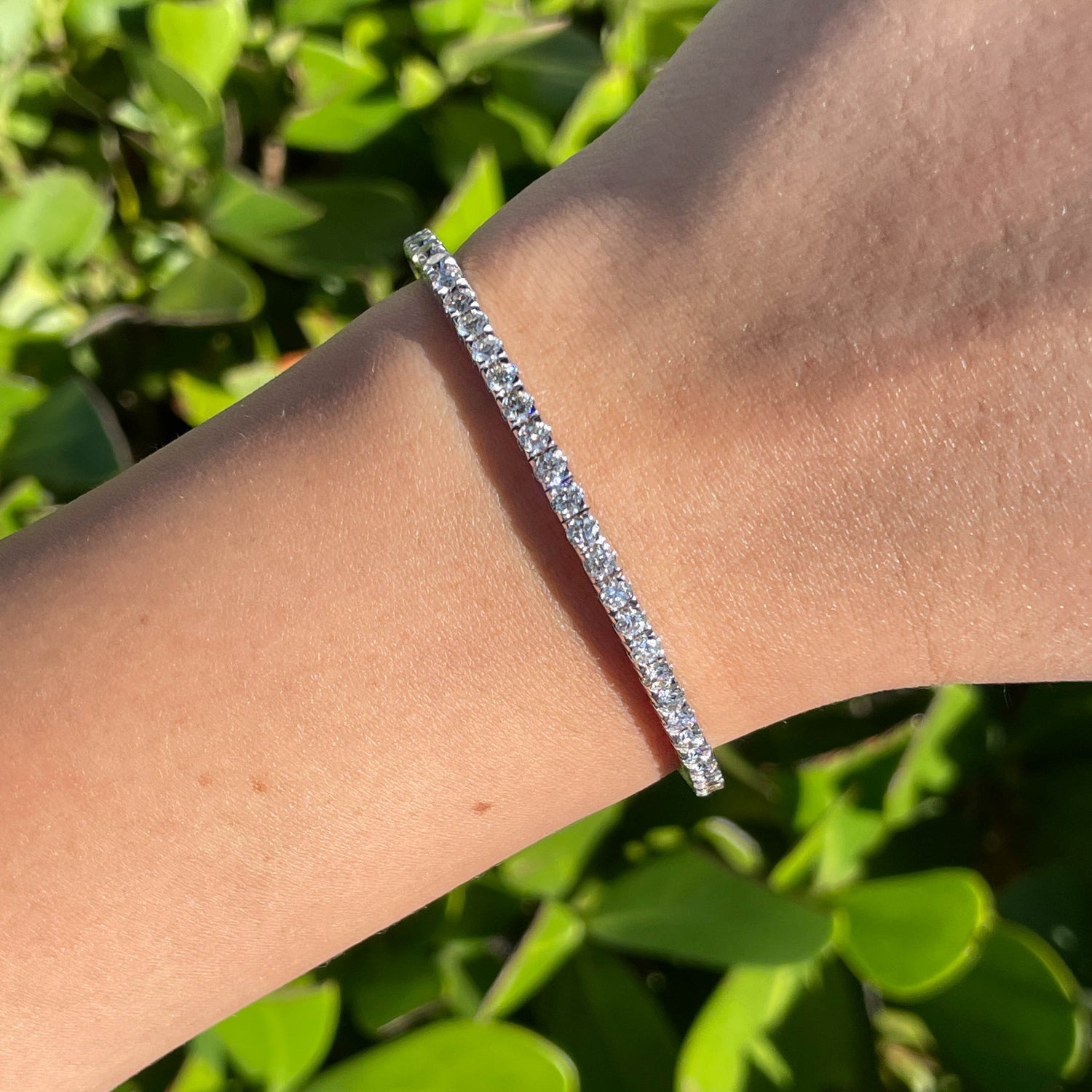 Jay Feder 18k White Gold Round Diamond Stretchy Tennis Bracelet