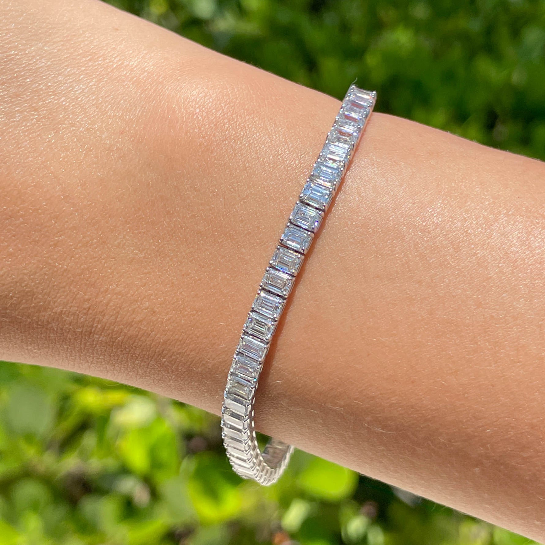 JAY FEDER 18K WHITE GOLD EMERALD CUT DIAMOND TENNIS BRACELET