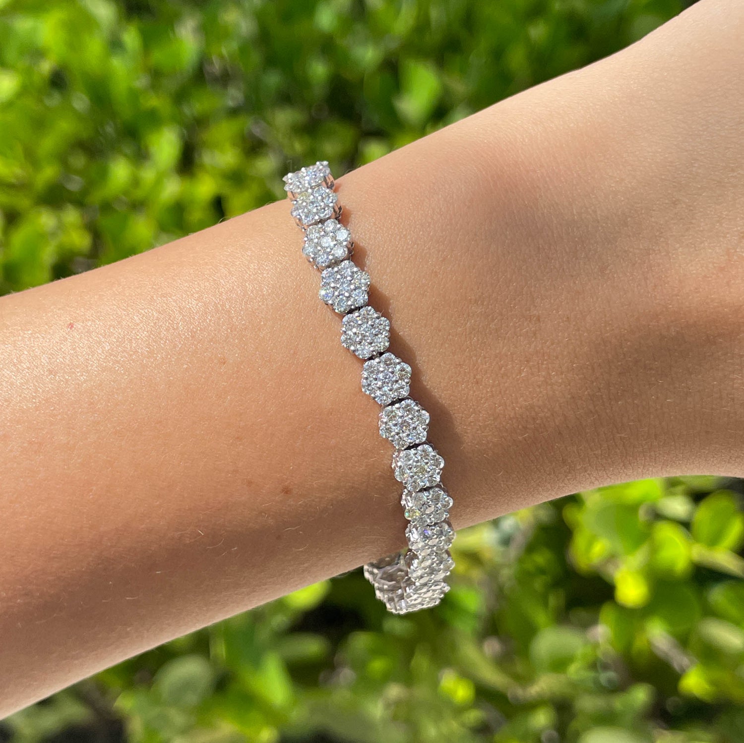 JAY FEDER 14K WHITE GOLD DIAMOND FLOWER CLUSTER TENNIS BRACELET