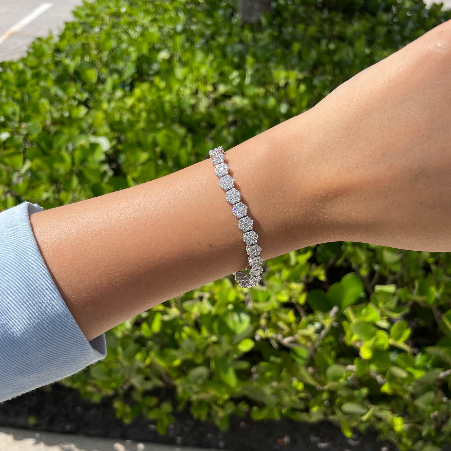 JAY FEDER 14K WHITE GOLD DIAMOND FLOWER CLUSTER TENNIS BRACELET