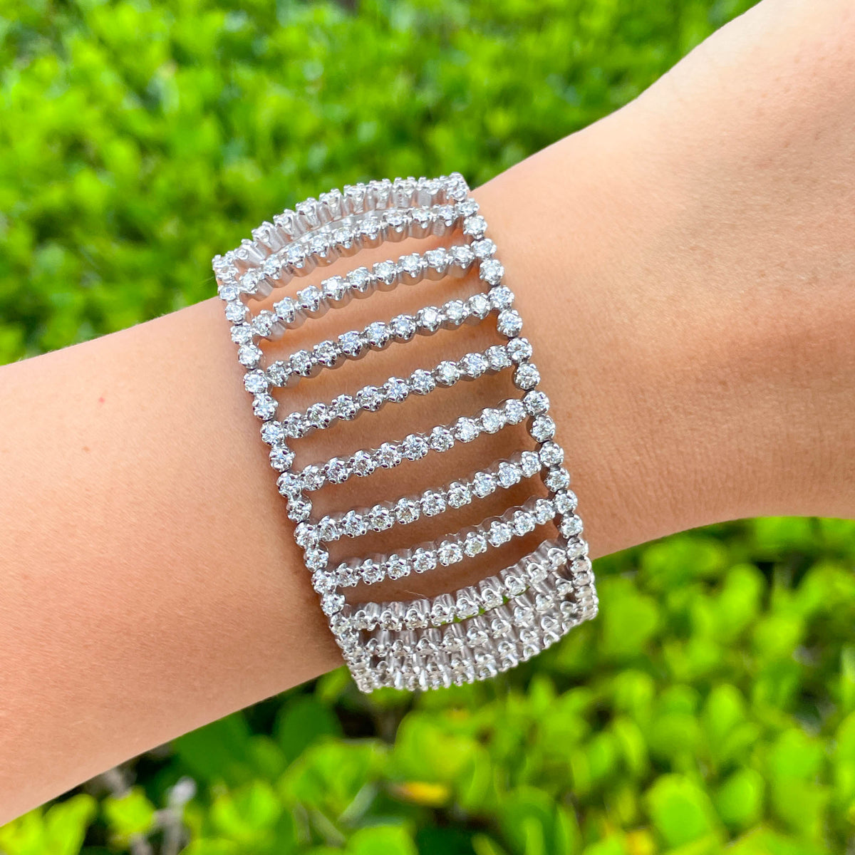 JAY FEDER 18K WHITE GOLD DIAMOND BEZEL SET WIDE BRACELET