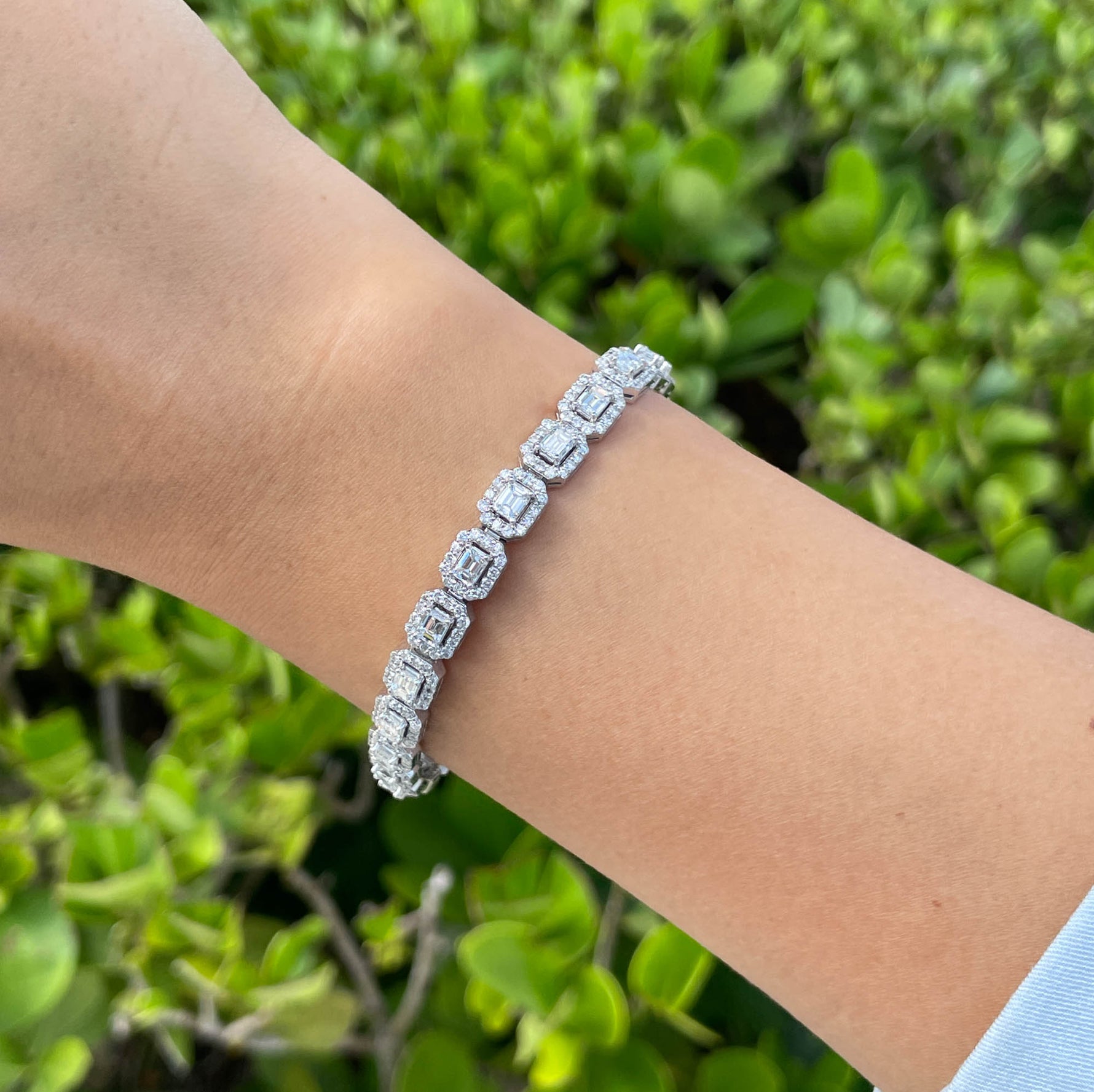 JAY FEDER 14K WHITE GOLD DIAMOND EMERALD HALO BRACELET