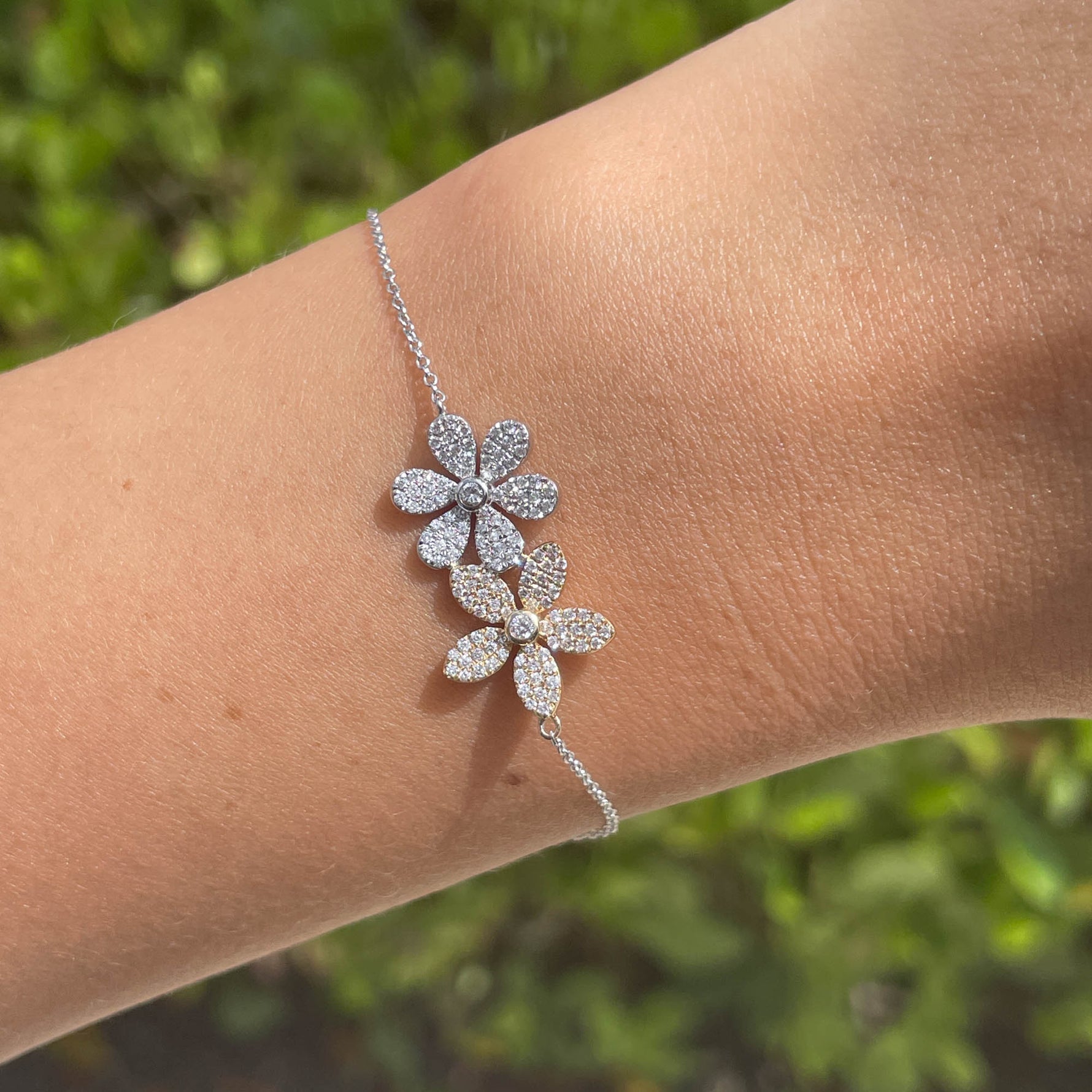 JAY FEDER 14K TWO TONE GOLD DIAMOND FLOWER STATION BRACELET