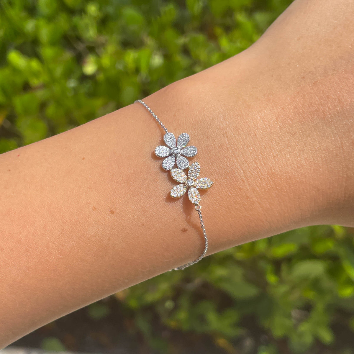 JAY FEDER 14K TWO TONE GOLD DIAMOND FLOWER STATION BRACELET