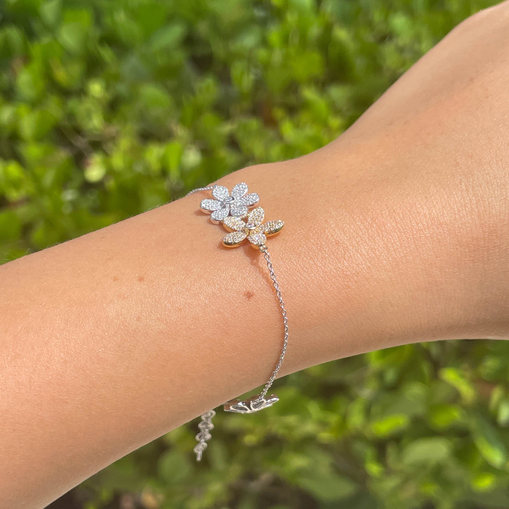 JAY FEDER 14K TWO TONE GOLD DIAMOND FLOWER STATION BRACELET