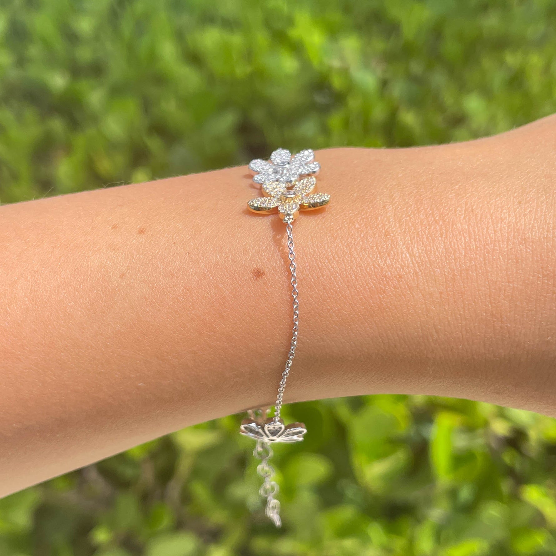 JAY FEDER 14K TWO TONE GOLD DIAMOND FLOWER STATION BRACELET