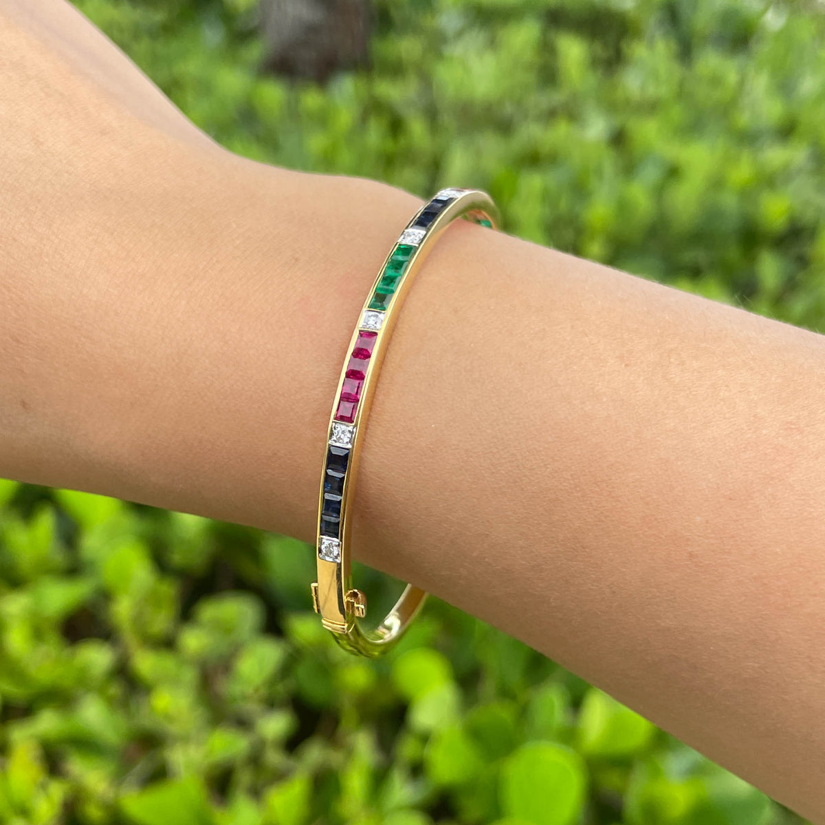 JAY FEDER 18K YELLOW GOLD MULTI STONE BANGLE BRACELET