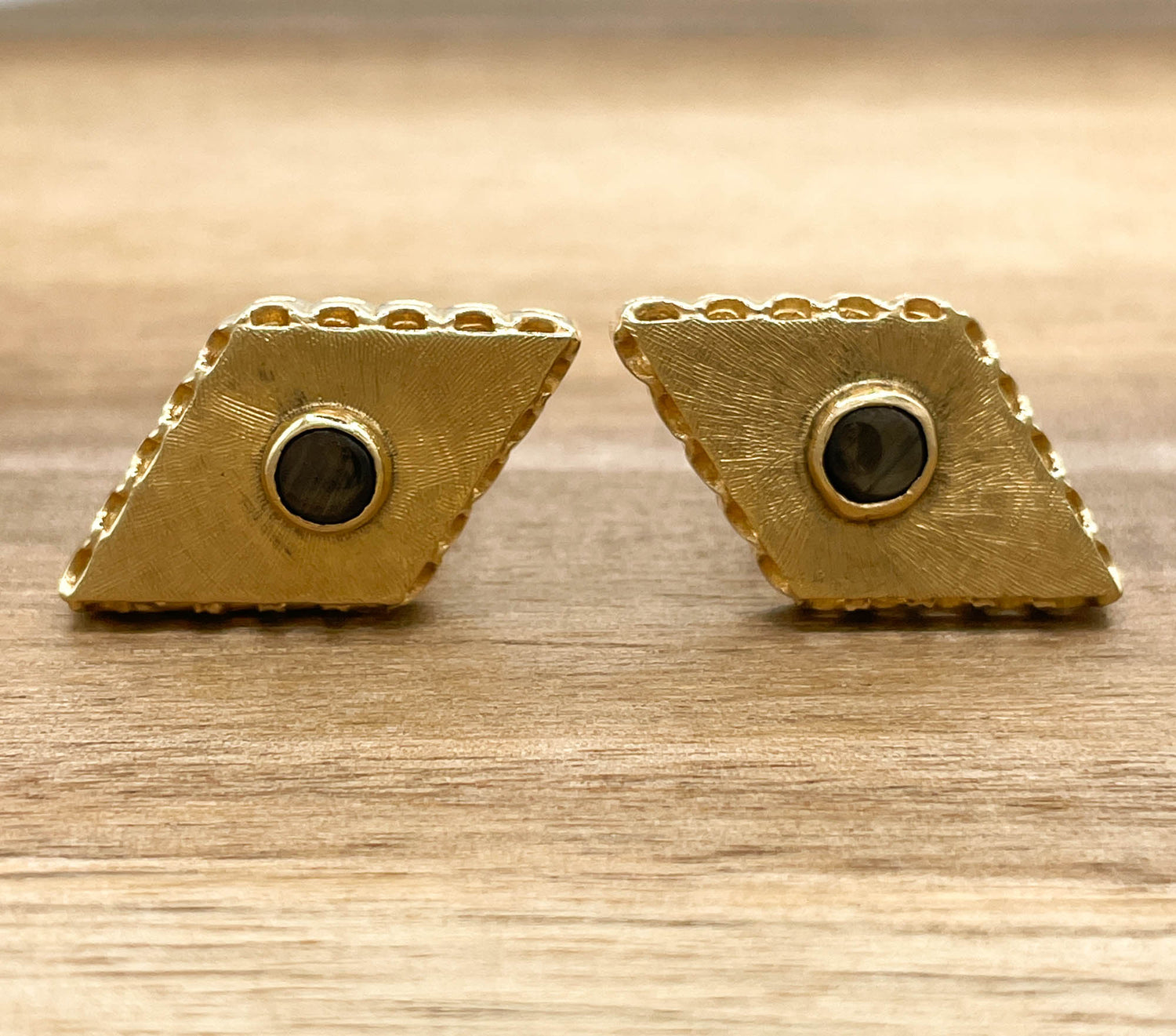 JAY FEDER 14K YELLOW GOLD KITE SHAPED CUFFLINKS