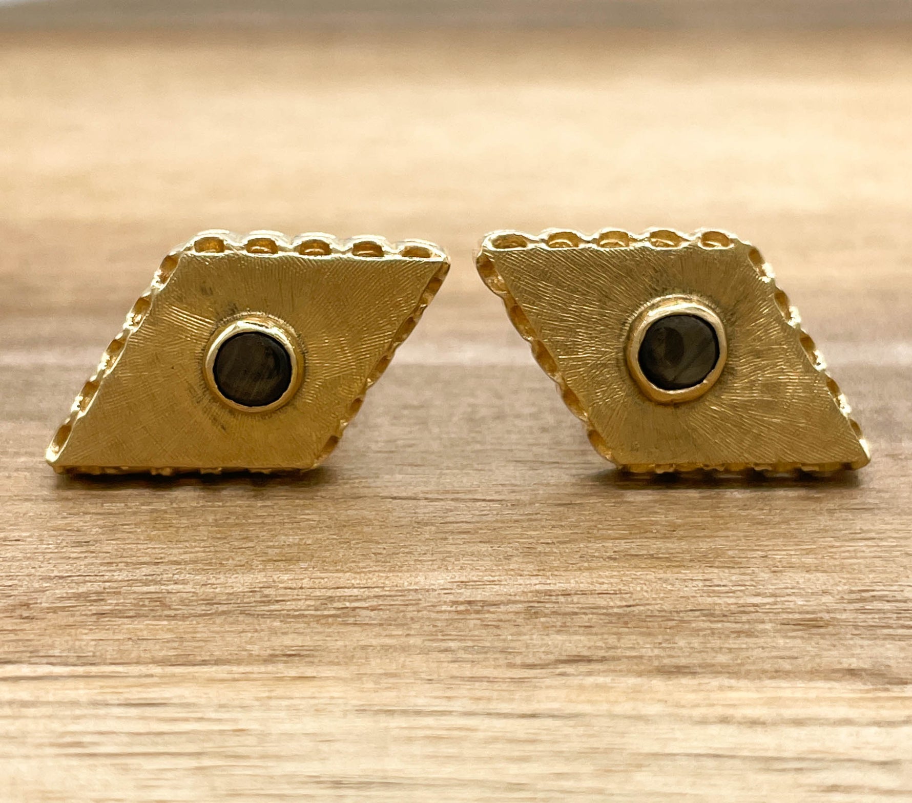 JAY FEDER 14K YELLOW GOLD KITE SHAPED CUFFLINKS