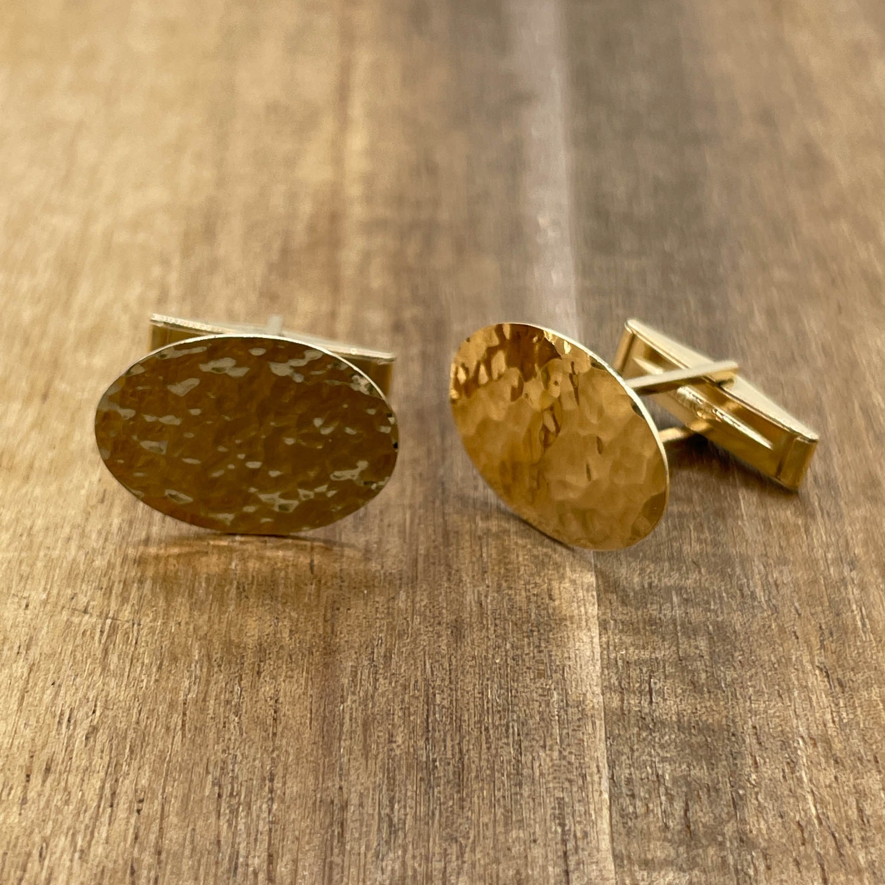 Jay Feder 14K Yellow Gold Oval Hammered Cufflinks