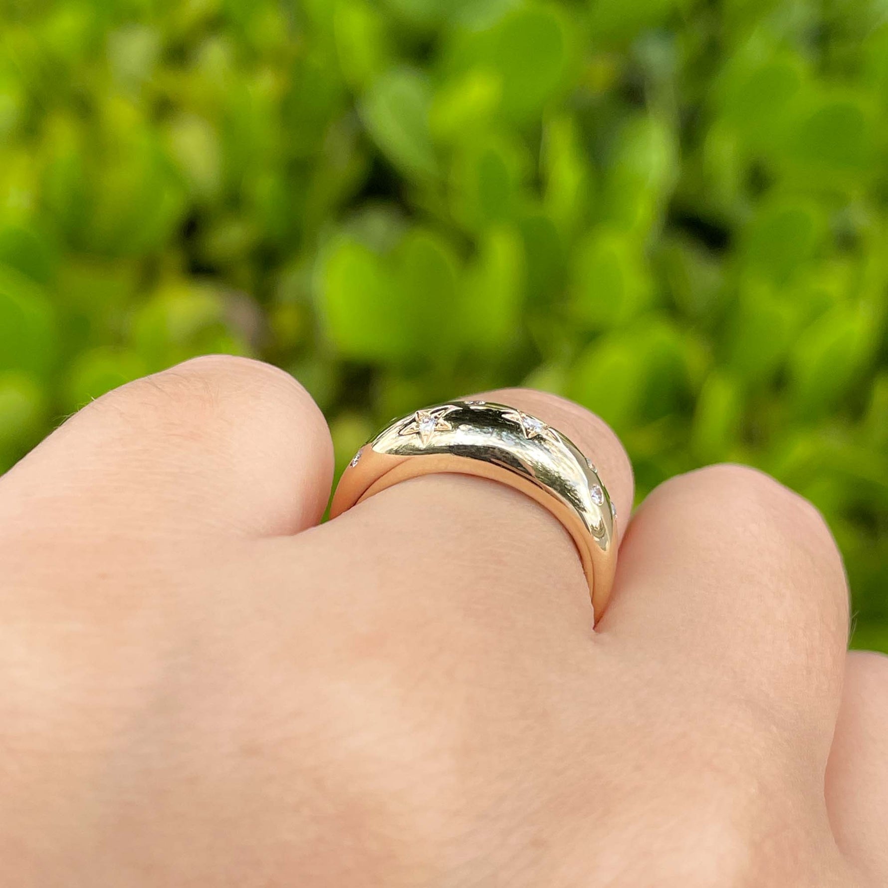 Jay Feder 14k Yellow Gold Diamond Stars Dome Band Ring