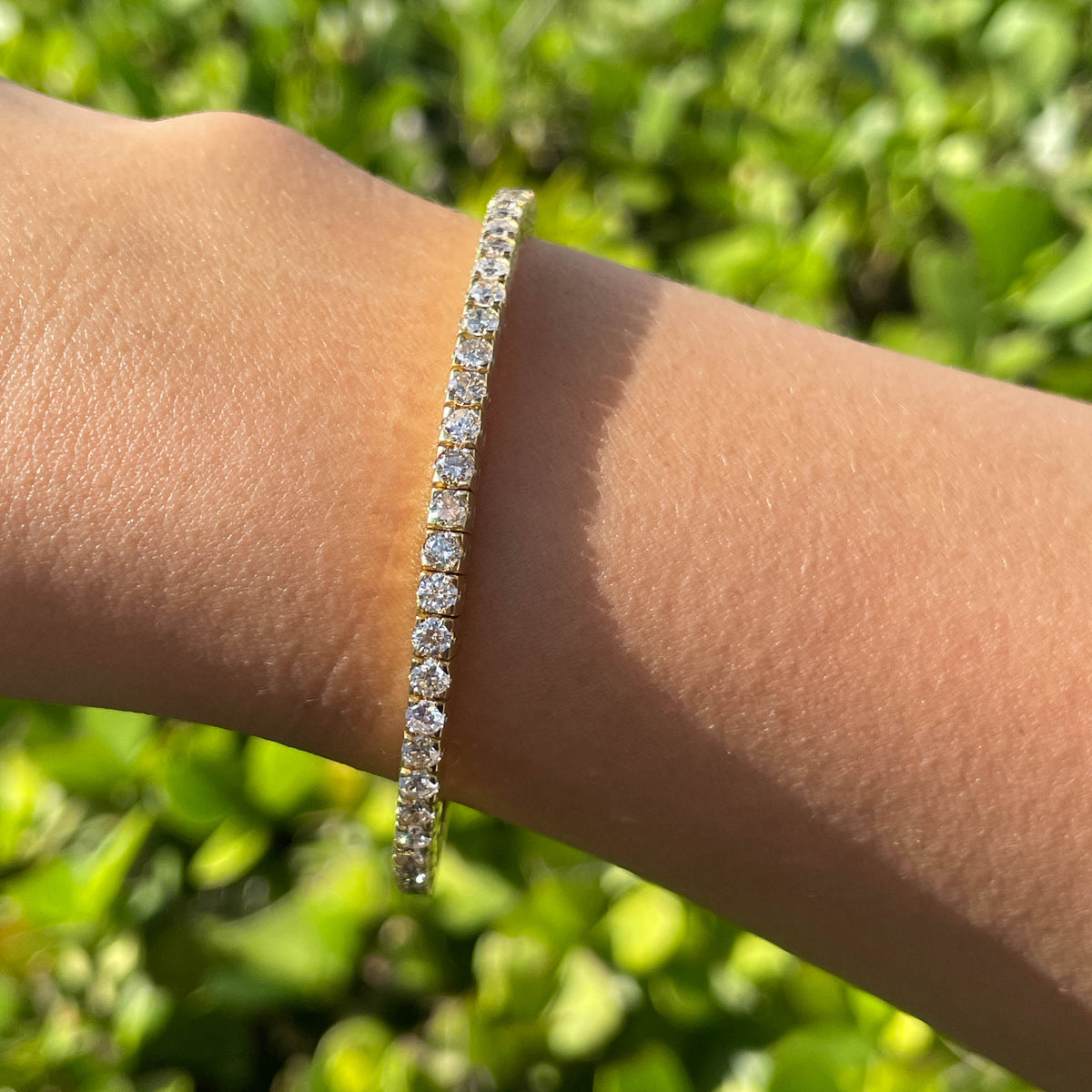 Jay Feder 18k Yellow Gold Round Diamond Stretchy Tennis Bangle Bracelet