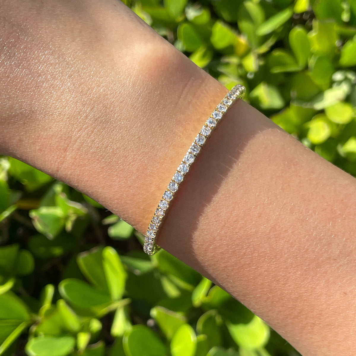 Jay Feder 18k Yellow Gold Round Diamond Stretchy Tennis Bangle Bracelet