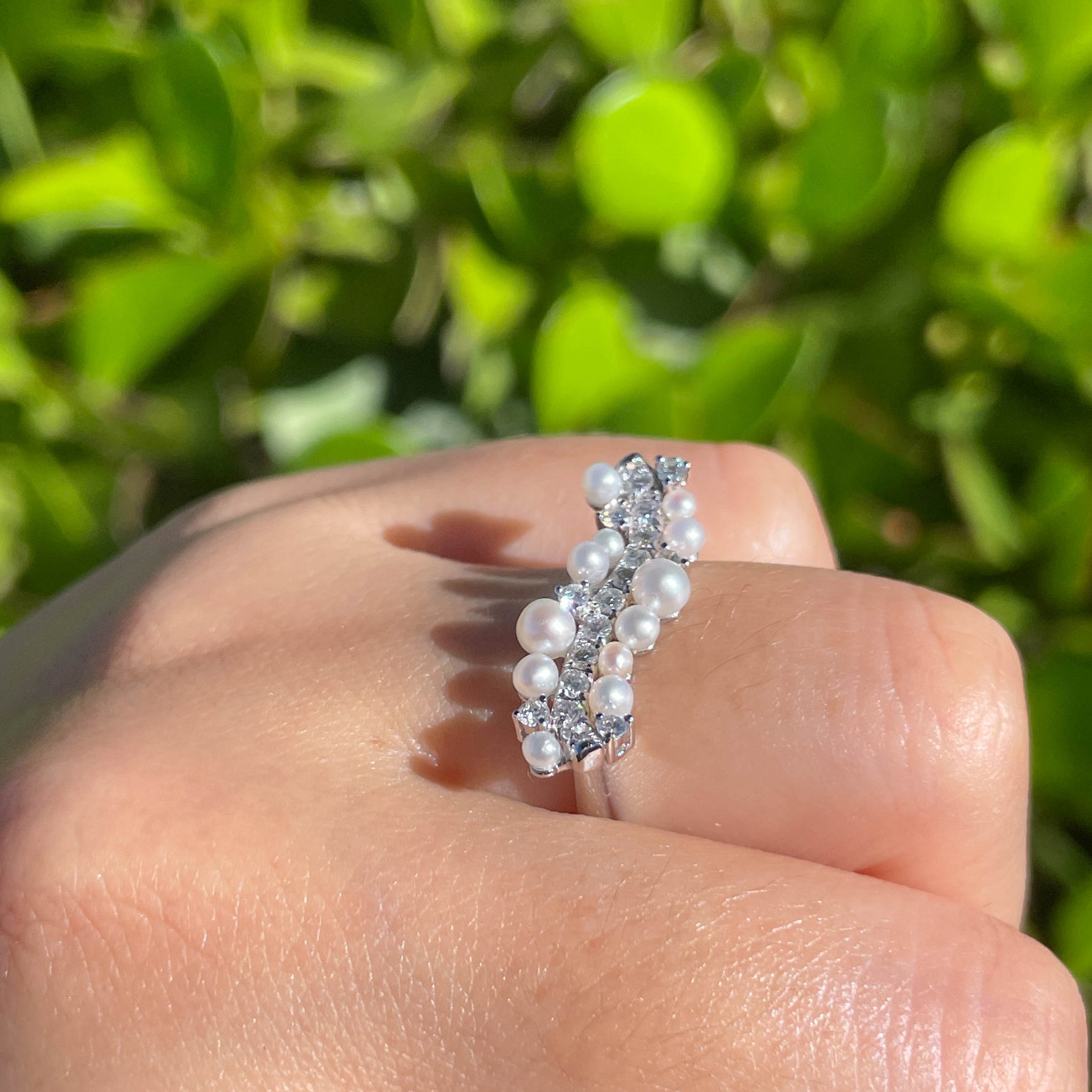 Jay Feder 14k White Gold Pearl and Diamond Fancy Wave Ring