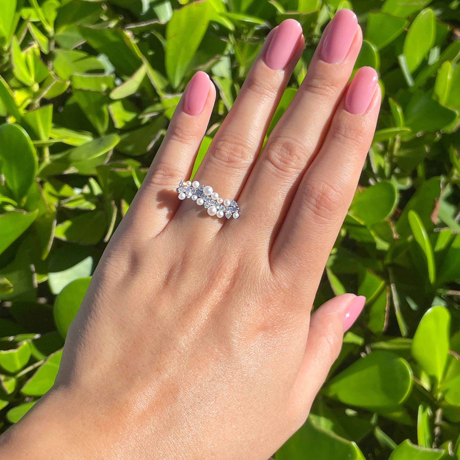 Jay Feder 14k White Gold Pearl and Diamond Fancy Wave Ring