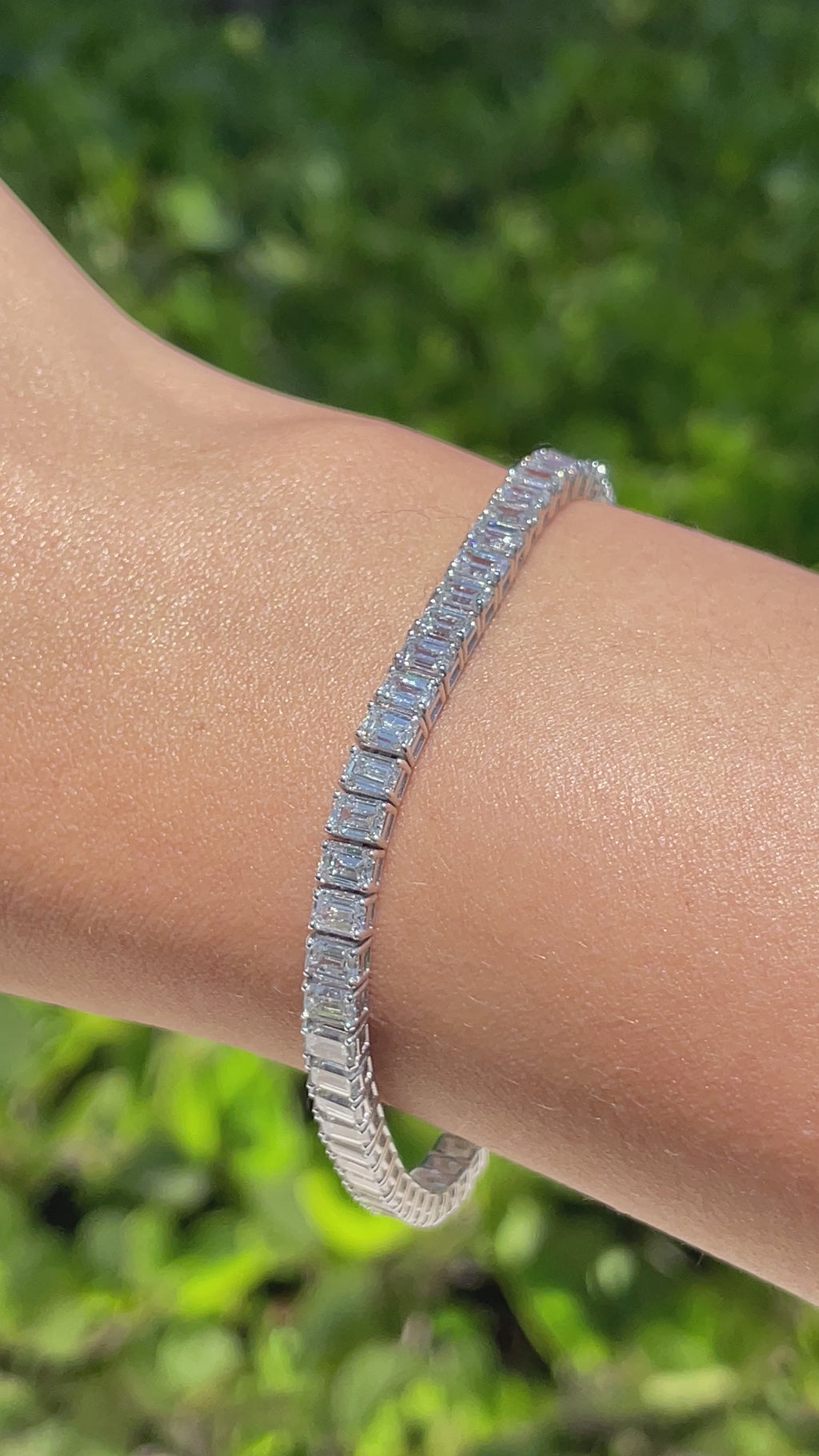 JAY FEDER 18K WHITE GOLD EMERALD CUT DIAMOND TENNIS BRACELET