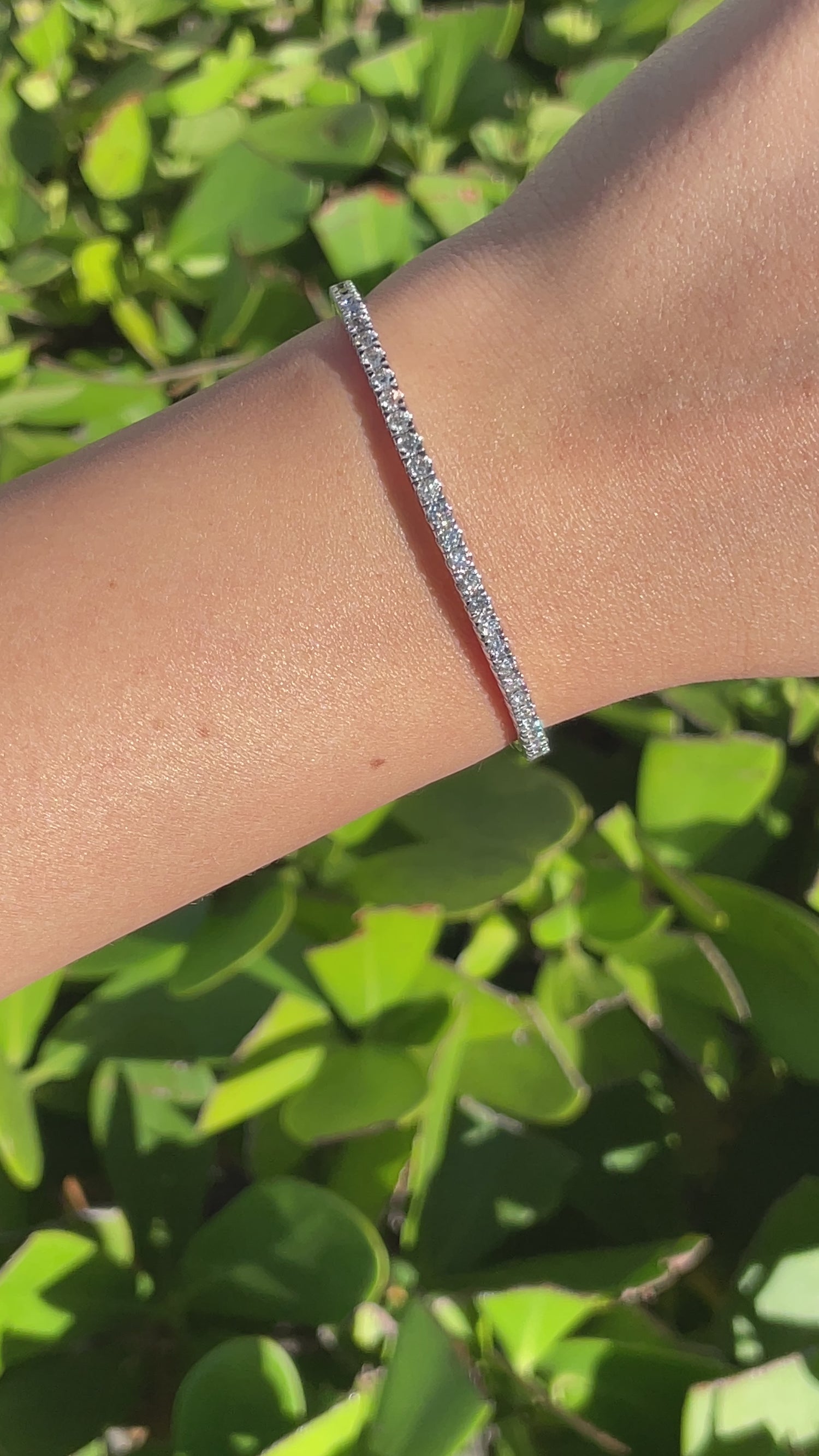 Jay Feder 18k White Gold Round Diamond Stretchy Tennis Bracelet