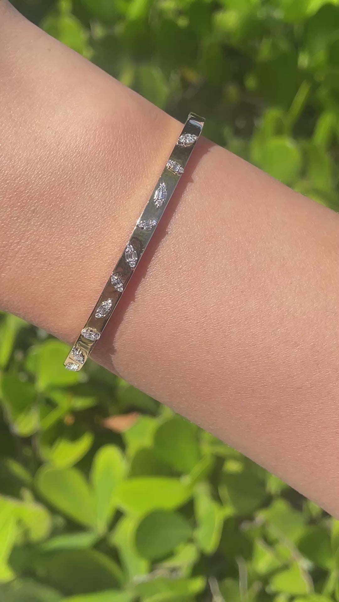 Jay Feder 14k Yellow Gold Diamond Bangle Bracelet