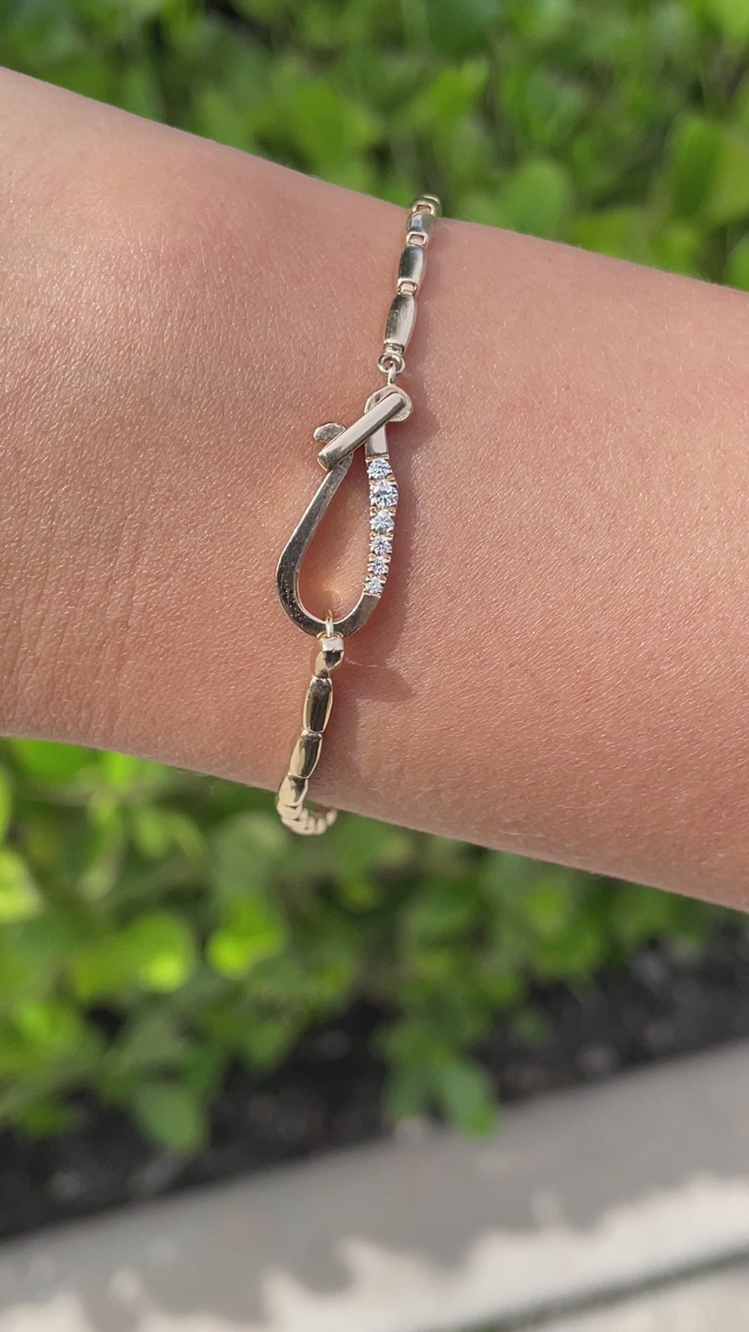 Jay Feder 14k Yellow Gold Diamond Gold Bar Fancy Clasp Bracelet