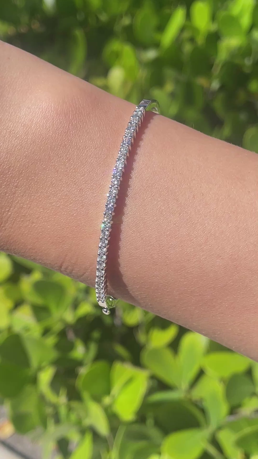 Jay Feder 14k White Gold Round Diamond Bangle Bracelet