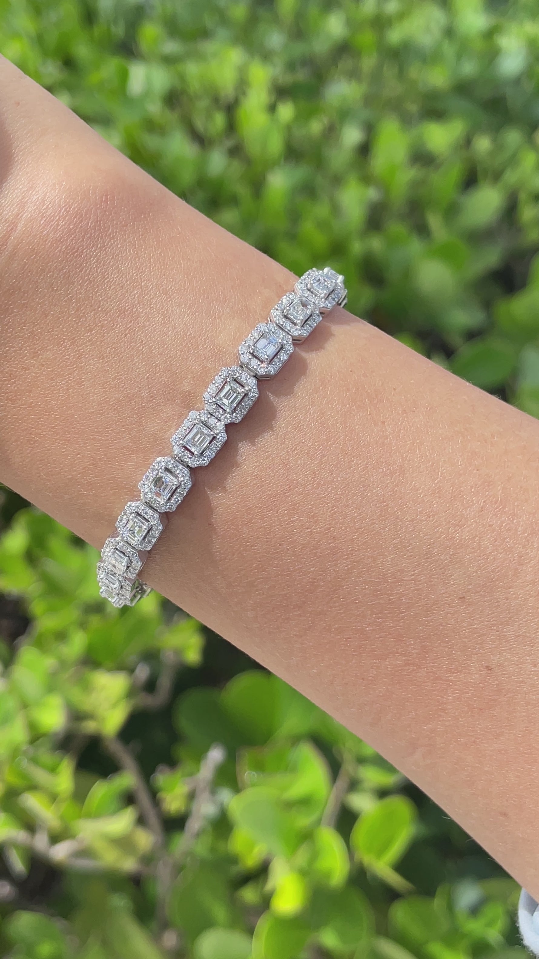 JAY FEDER 14K WHITE GOLD DIAMOND EMERALD HALO BRACELET