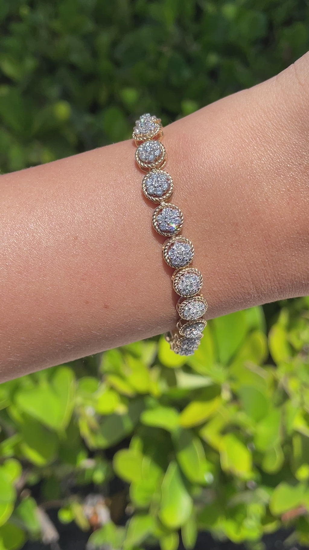 Jay Feder 14k Yellow Gold Round Diamond Cluster Tennis Bracelet