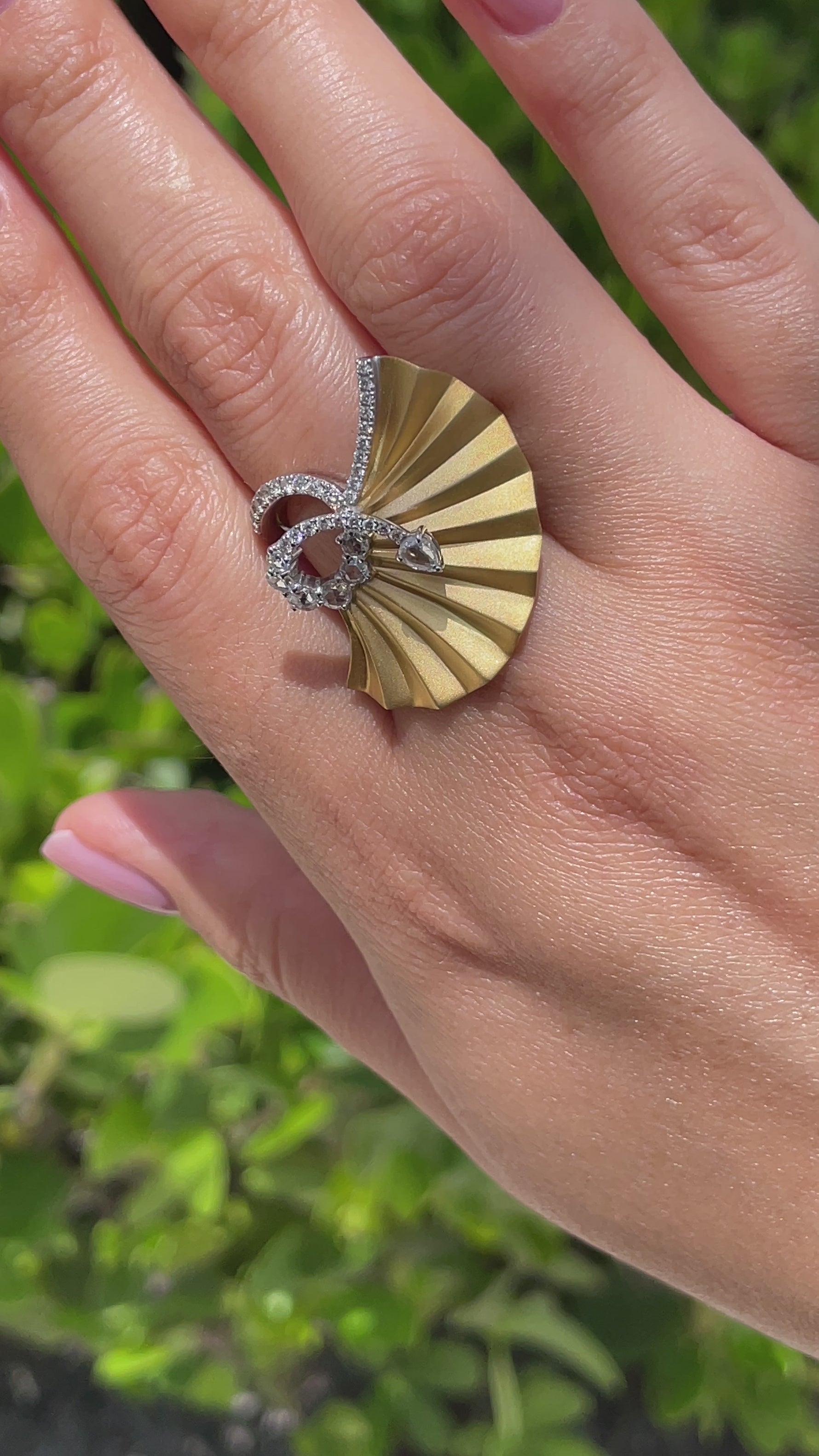 JAY FEDER 18K TWO TONE GOLD DIAMOND FAN PLISSE RING