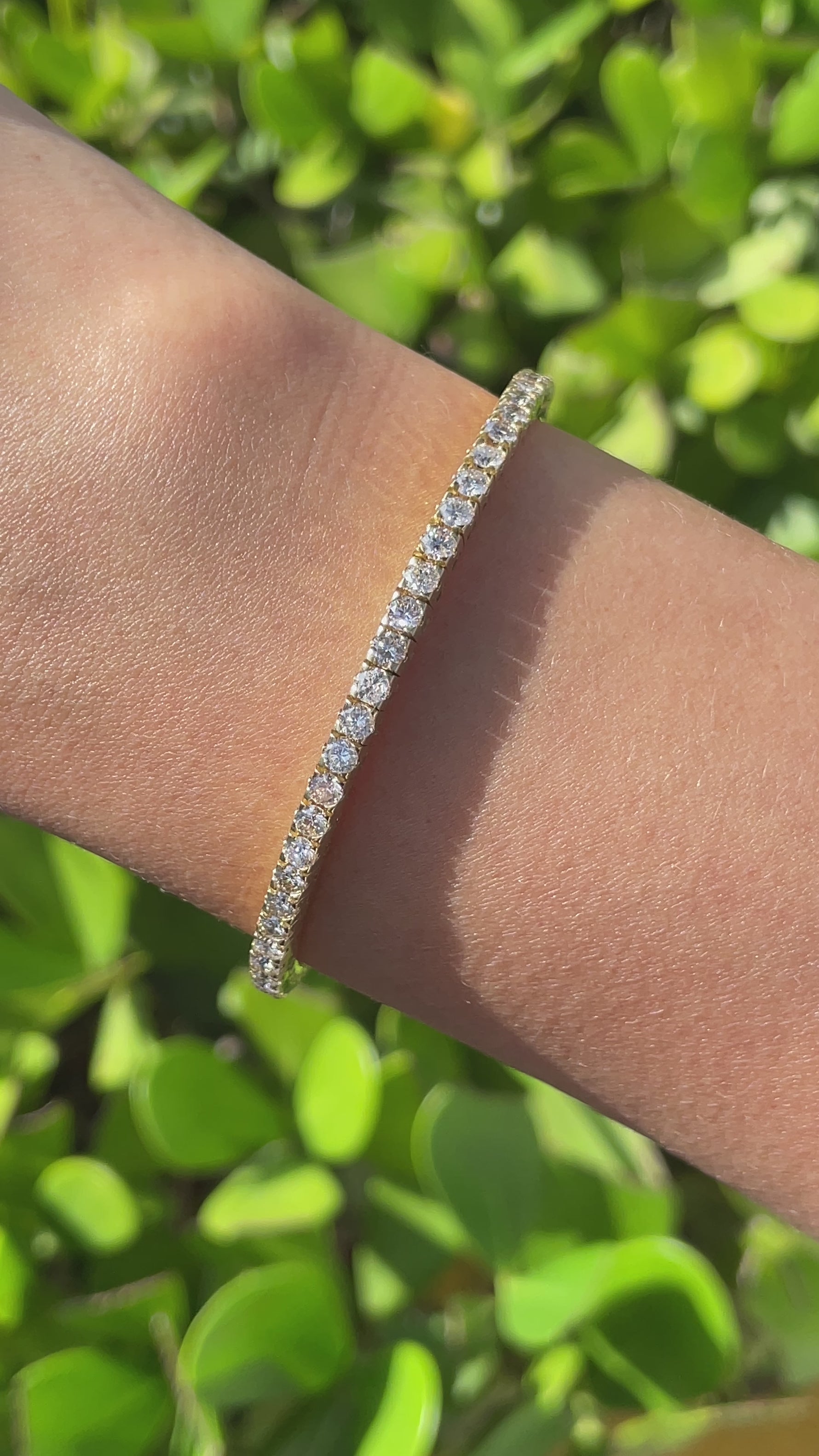 Jay Feder 18k Yellow Gold Round Diamond Stretchy Tennis Bangle Bracelet