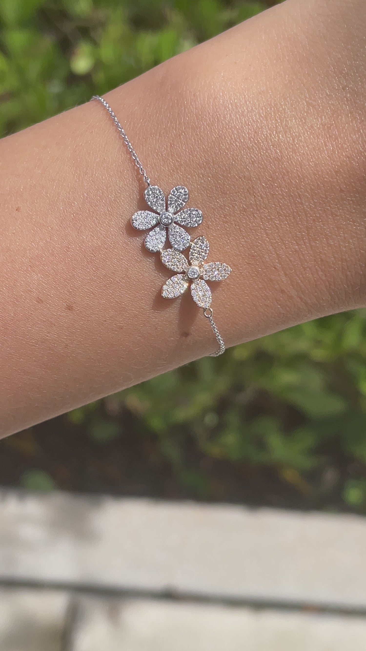 JAY FEDER 14K TWO TONE GOLD DIAMOND FLOWER STATION BRACELET