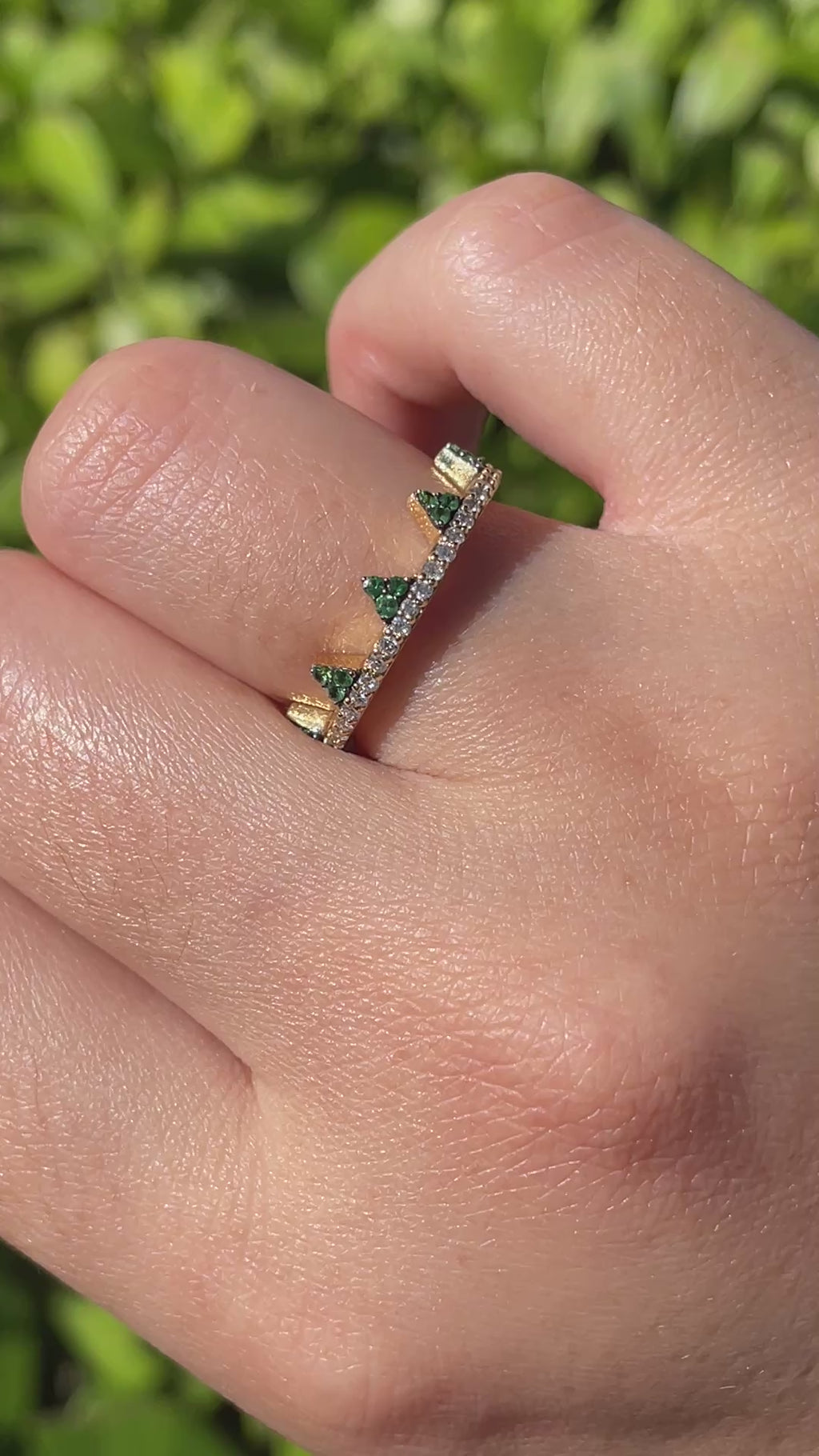 Khai Khai 18k Yellow Gold Tsavorite Diamond Jaws Band Ring