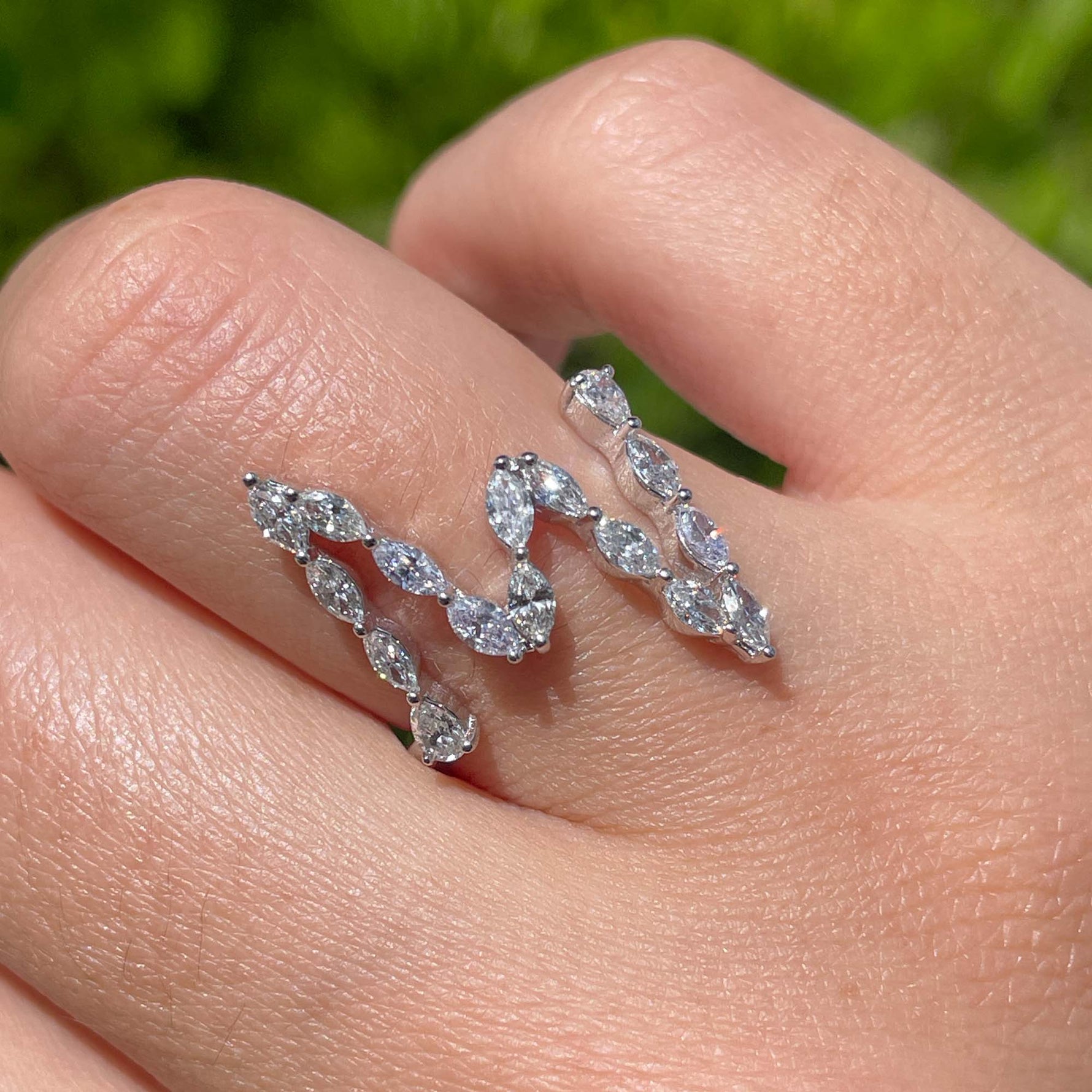 Jay Feder 14k White Gold Diamond ZigZag Ring