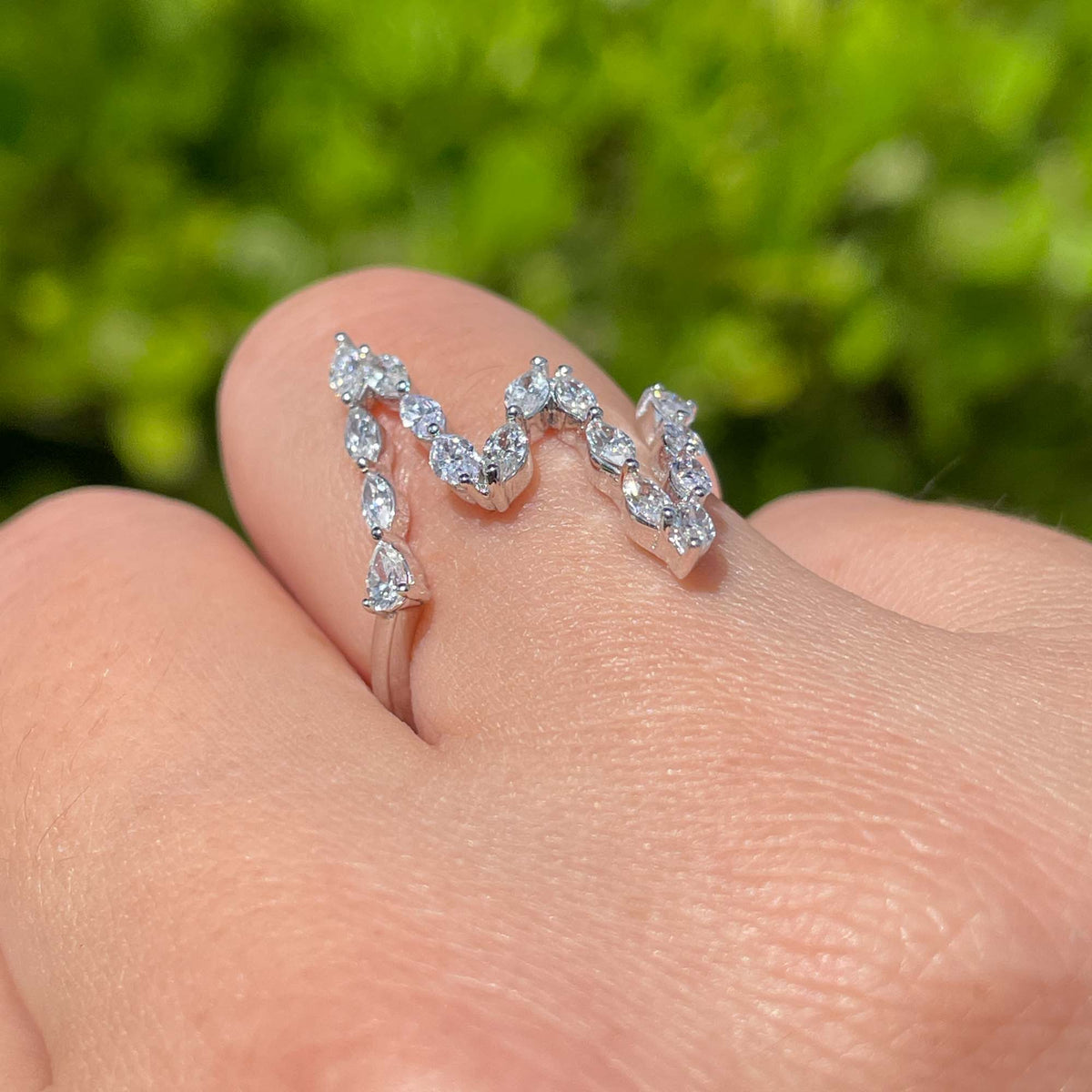 Jay Feder 14k White Gold Diamond ZigZag Ring