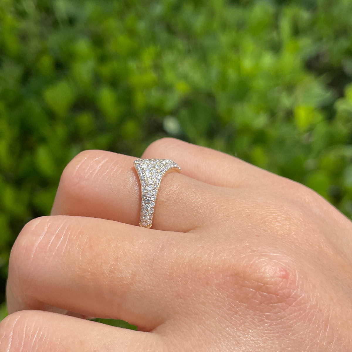 JAY FEDER 14K YELLOW GOLD DIAMOND PAVE CHEVRON RING