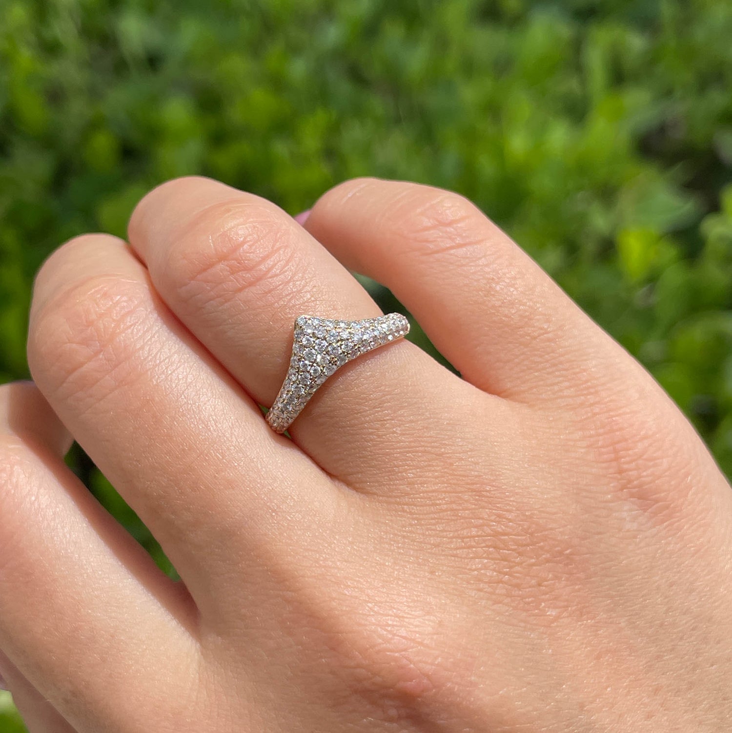 JAY FEDER 14K YELLOW GOLD DIAMOND PAVE CHEVRON RING