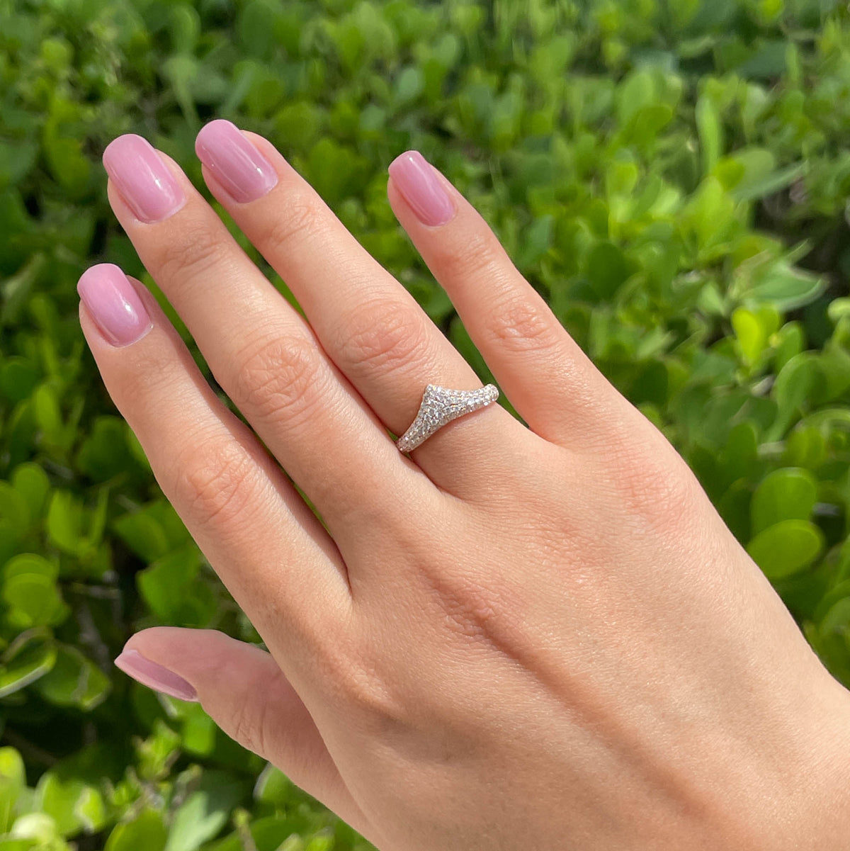 JAY FEDER 14K YELLOW GOLD DIAMOND PAVE CHEVRON RING