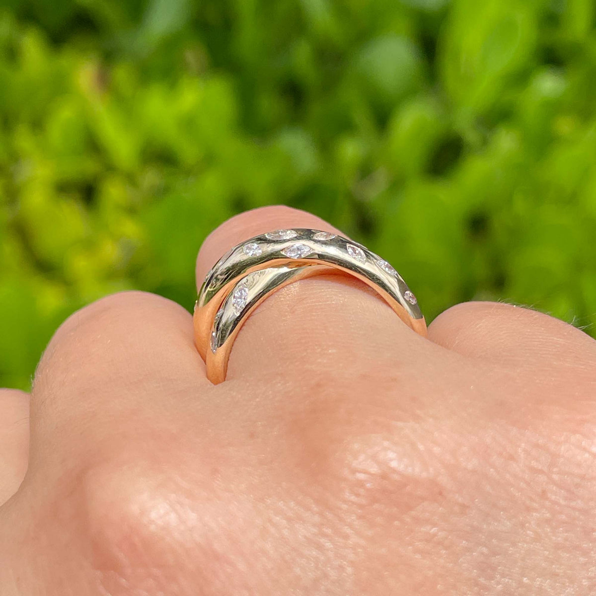 Jay Feder 18k Yellow Gold Diamond Crossover Band