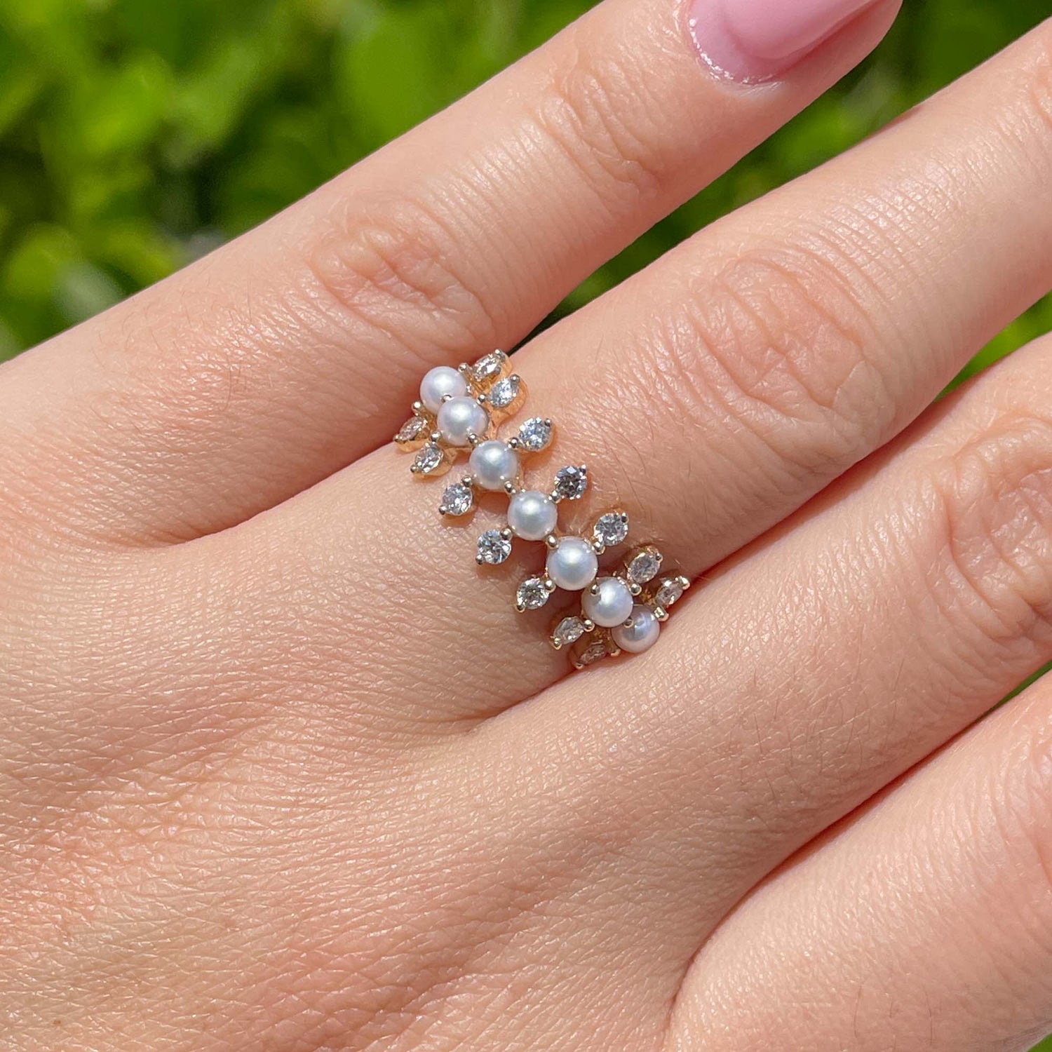 Jay Feder 14k Yellow Gold Diamond Pearl and Diamond Spike Band Ring