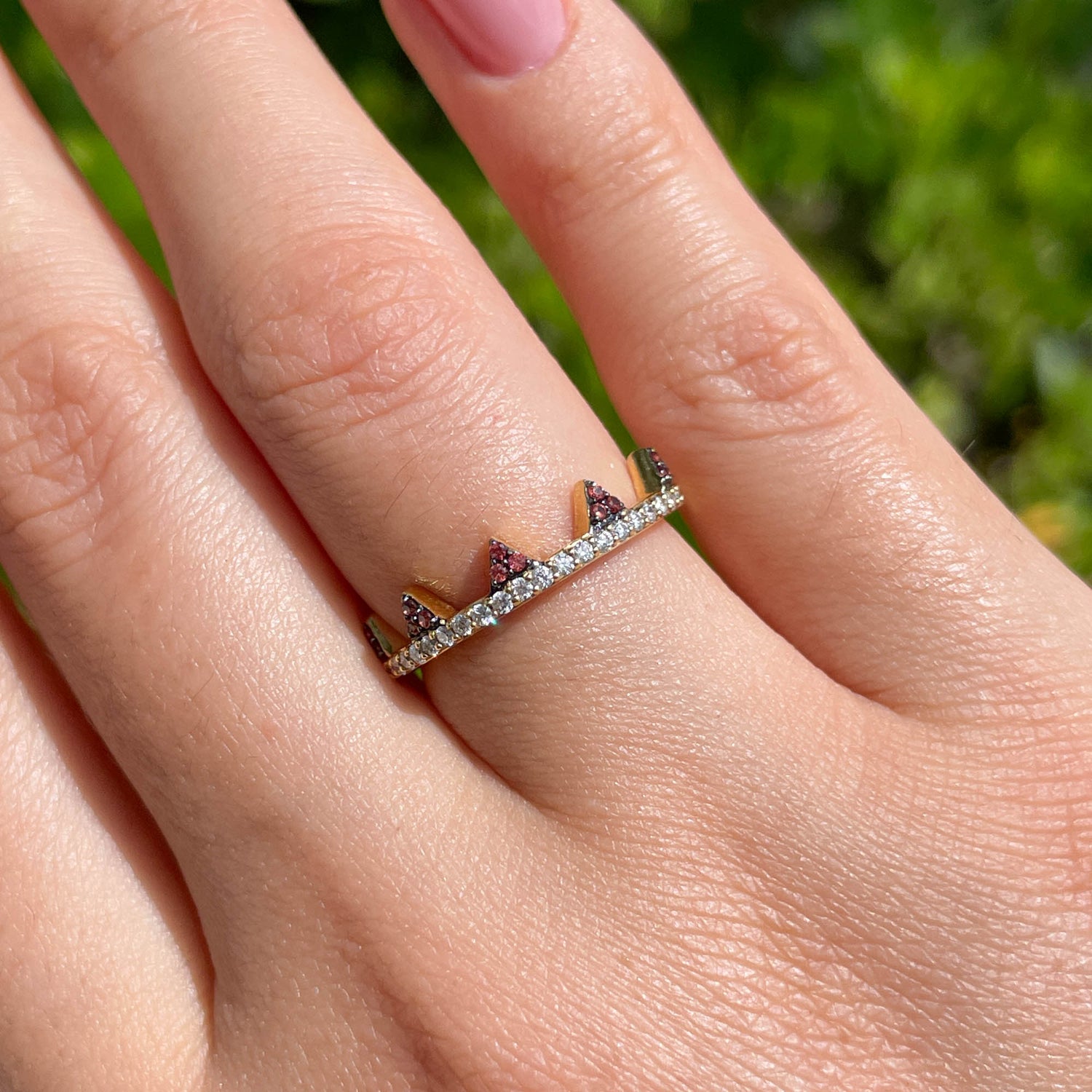 Khai Khai 18k Yellow Gold Orange Sapphire Diamond Jaws Band Ring