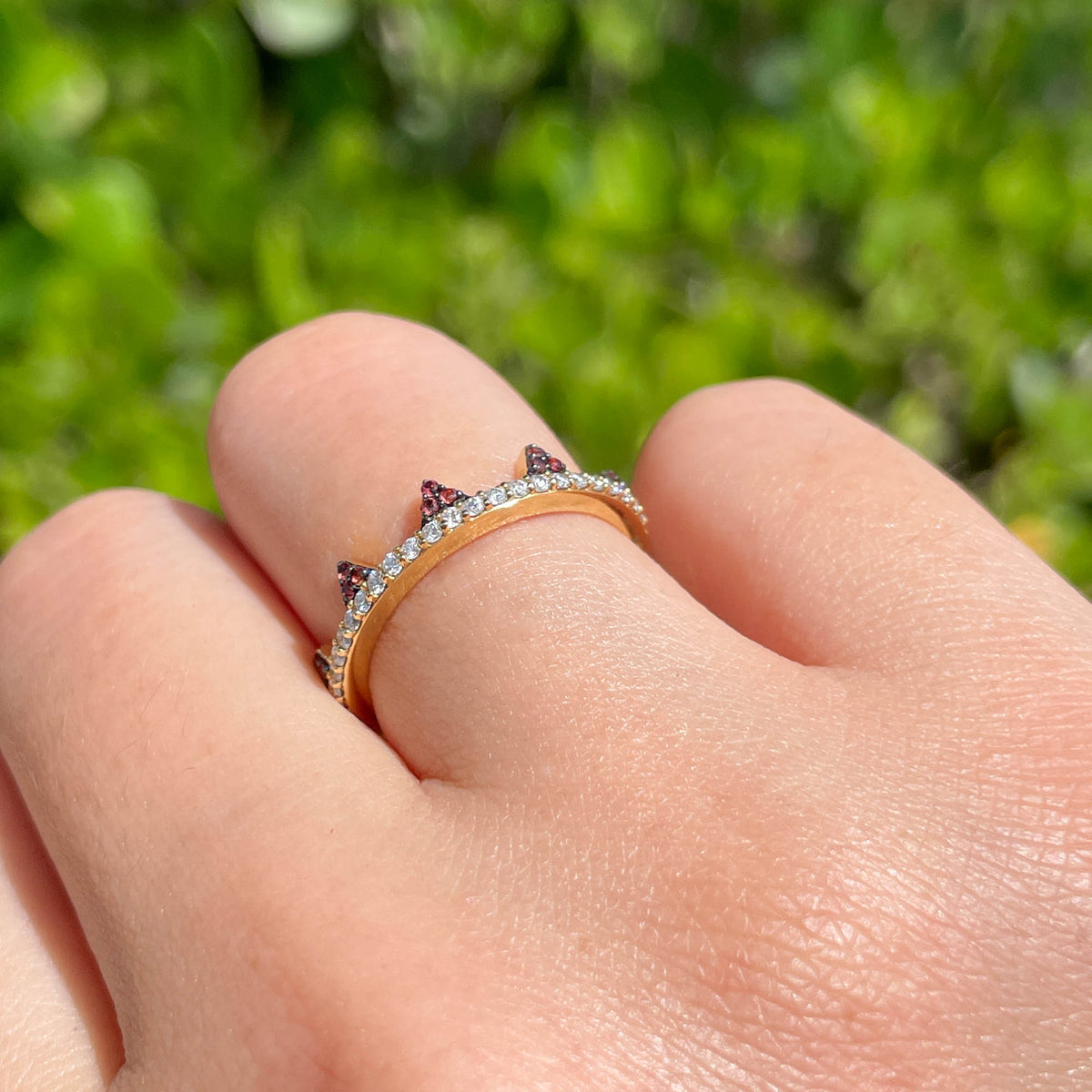 Khai Khai 18k Yellow Gold Orange Sapphire Diamond Jaws Band Ring